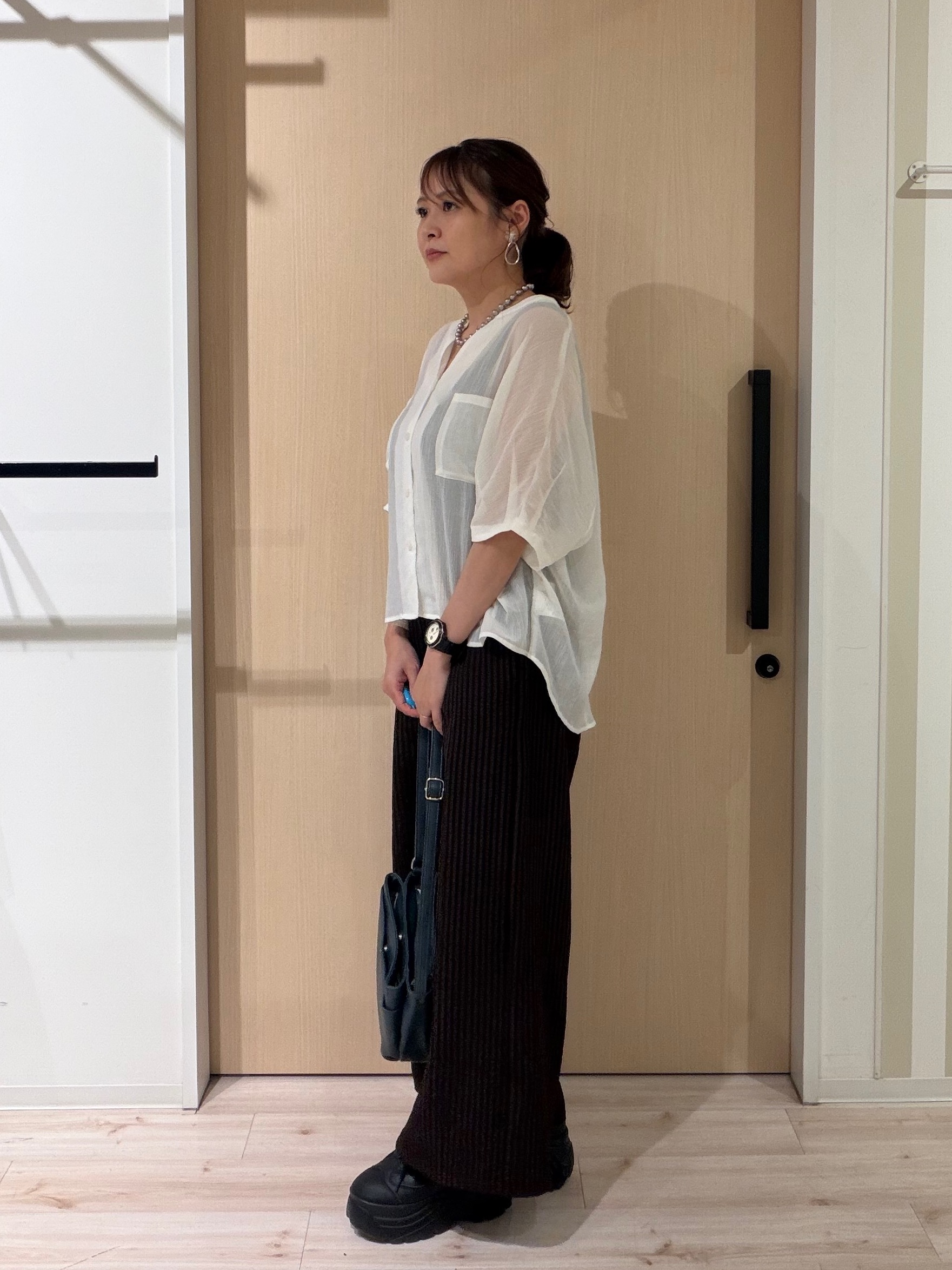 funafunaさんの「SHOO･LA･RUE｜【洗濯機可/選べる6色】程よいシアー感が涼し気 ゆったりワッシャードルマンブラウス」を使ったコーディネート