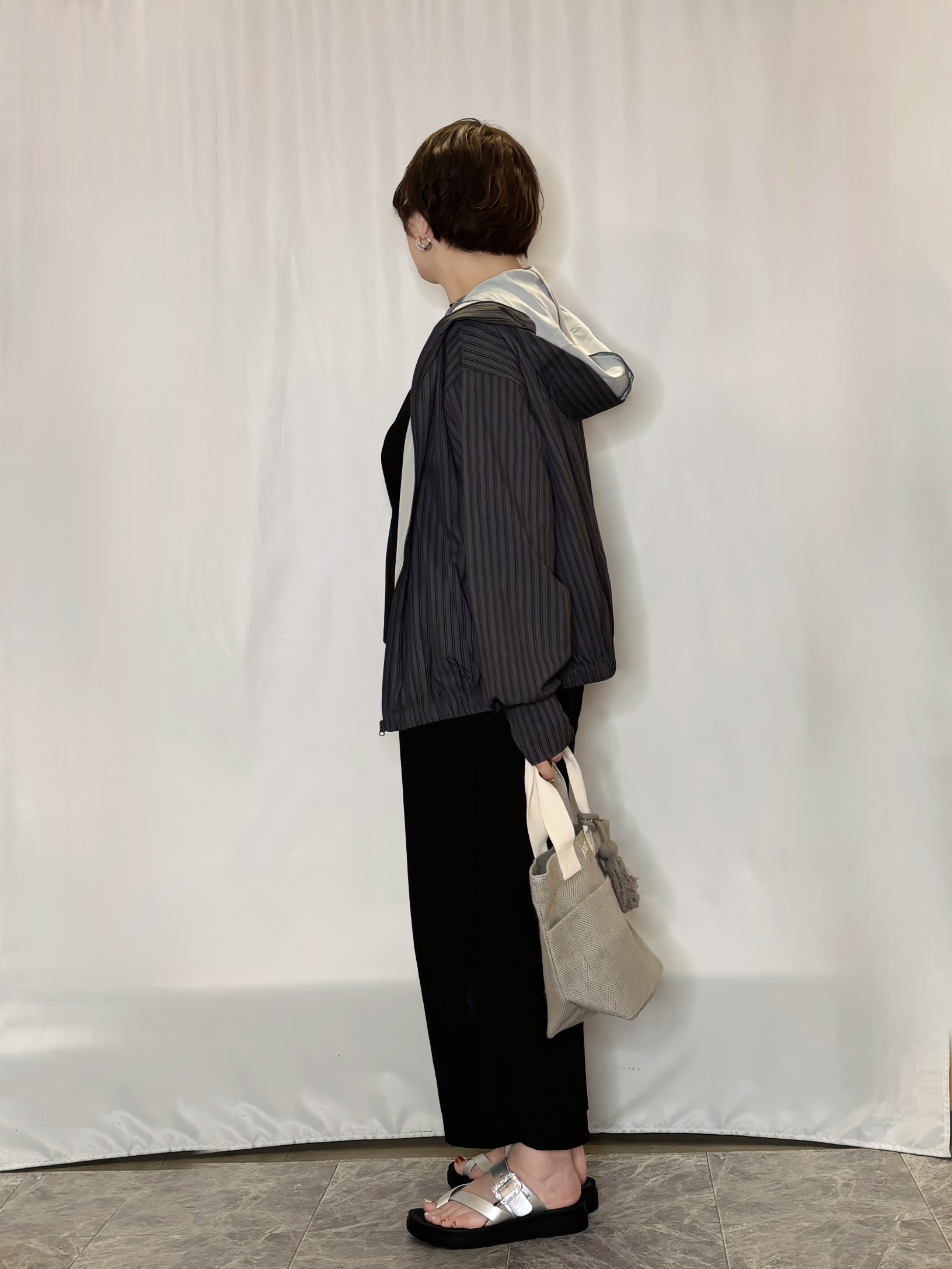 たみさんの「SHOO･LA･RUE｜【ひんやり/洗濯後しわになりにくい/S-LL】お顔も手の甲もしっかりカバー　日よけ・指穴付きUVパー」を使ったコーディネート