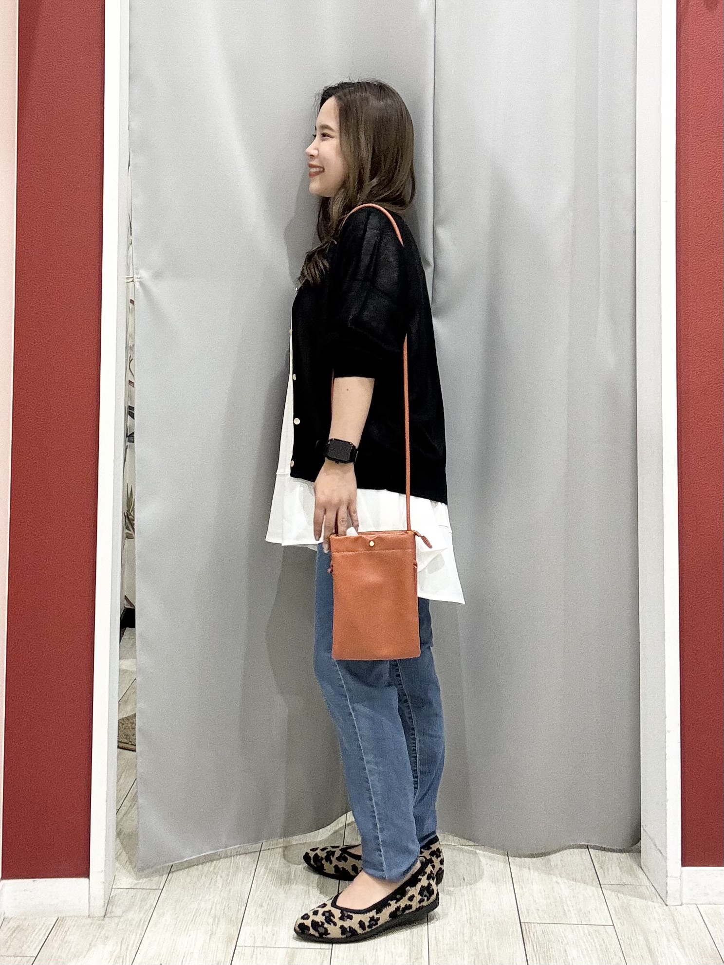 shioさんの「SHOO･LA･RUE｜【洗濯機可/S-LL】配色シフォン襟でサマ見え 上品シアーカーディガン」を使ったコーディネート
