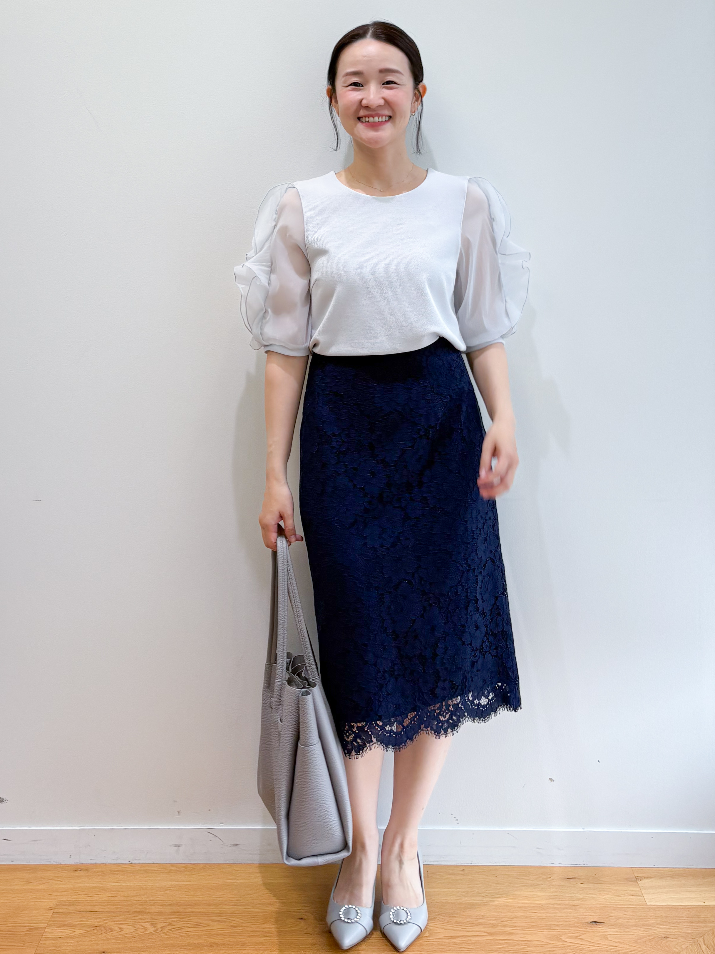 そねなおさんの「index｜【接触冷感／UVケア】オーガンフリルスリットトップス《洗濯機OK》」を使ったコーディネート