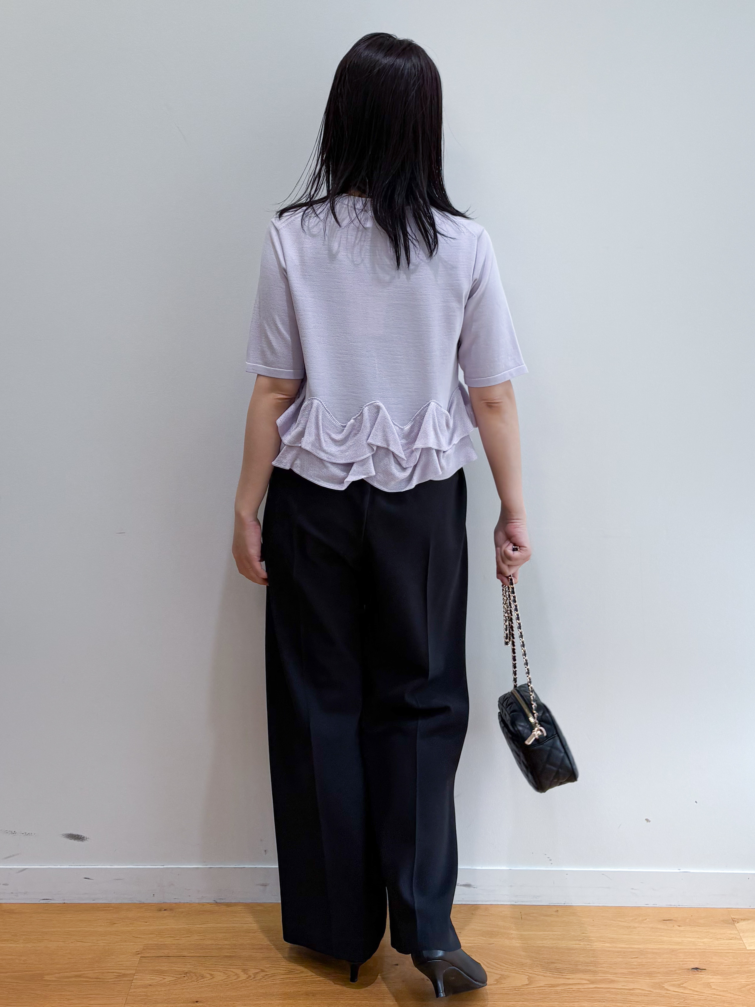 そねなおさんの「OPAQUE.CLIP｜【UVケア／遮熱性】裾フリルヘンリーネックニット《抗ピル／洗濯機OK》」を使ったコーディネート