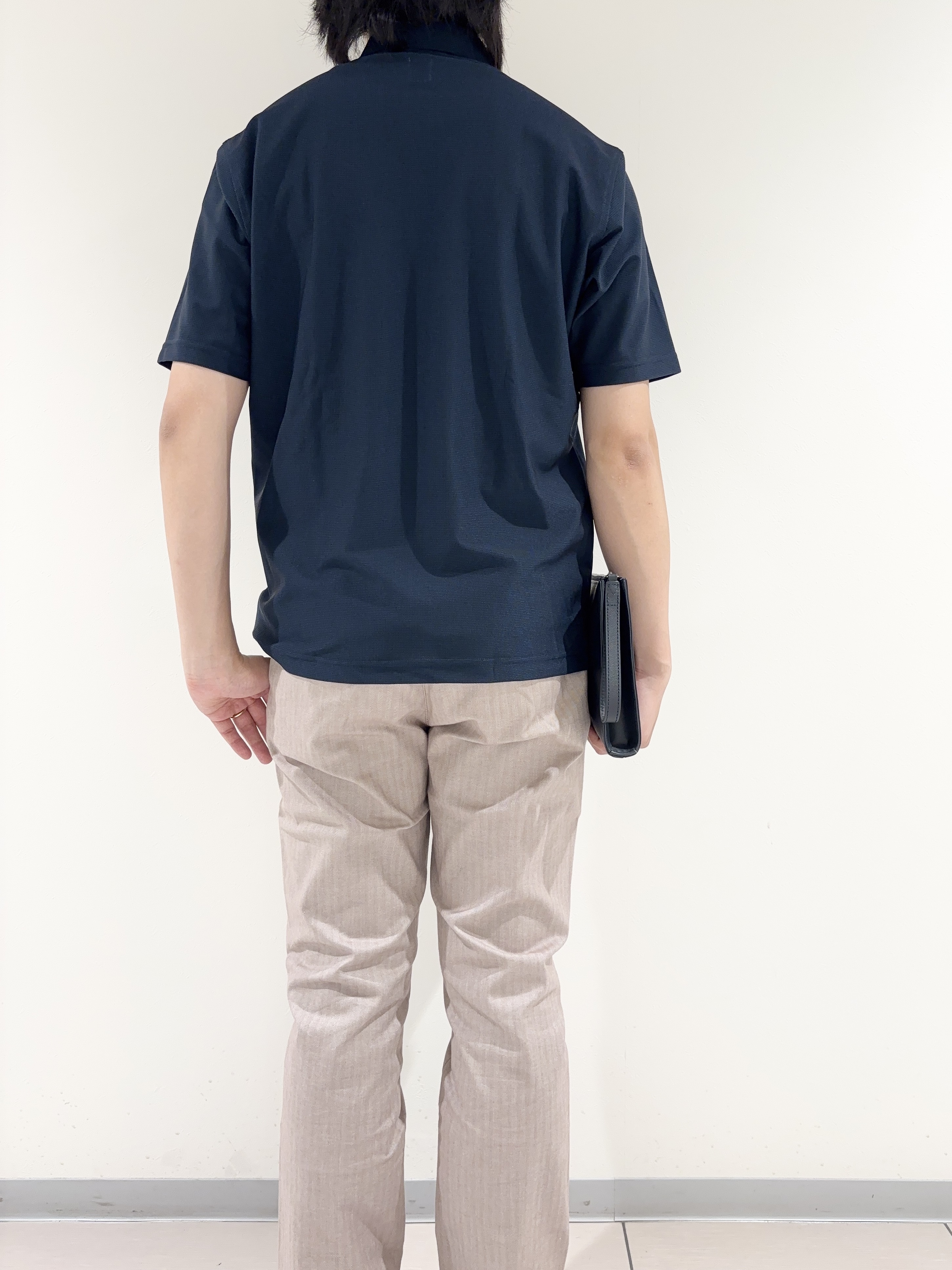 及川さんの「TAKEO KIKUCHI｜AIRTOOL ポロシャツ」を使ったコーディネート