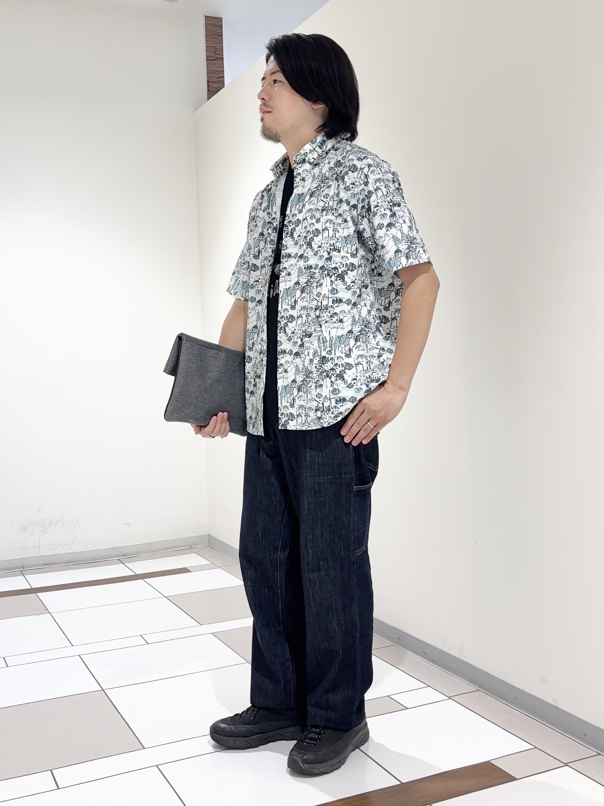 及川さんの「TAKEO KIKUCHI｜【日本製】JFP DotAir（R）リゾートプリント半袖シャツ」を使ったコーディネート