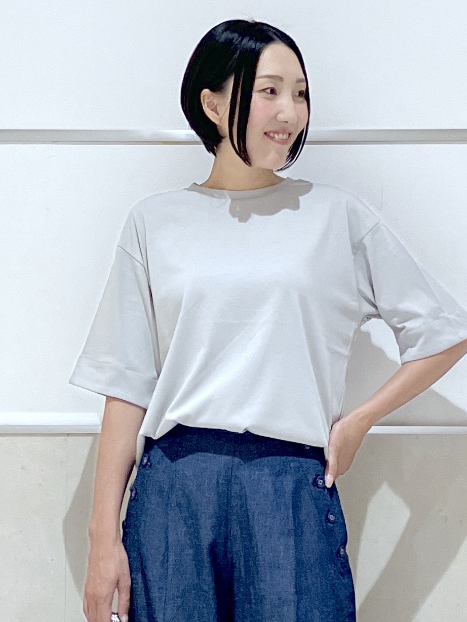 eriko さんの「Dessin｜【汗シミ防止/UVカット】配色スリーブ 五分袖プルオーバー」を使ったコーディネート