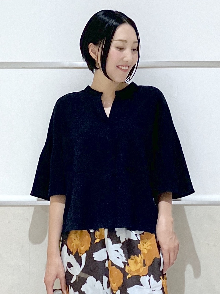 eriko さんの「Dessin｜フレアスリーブ スキッパーブラウス」を使ったコーディネート