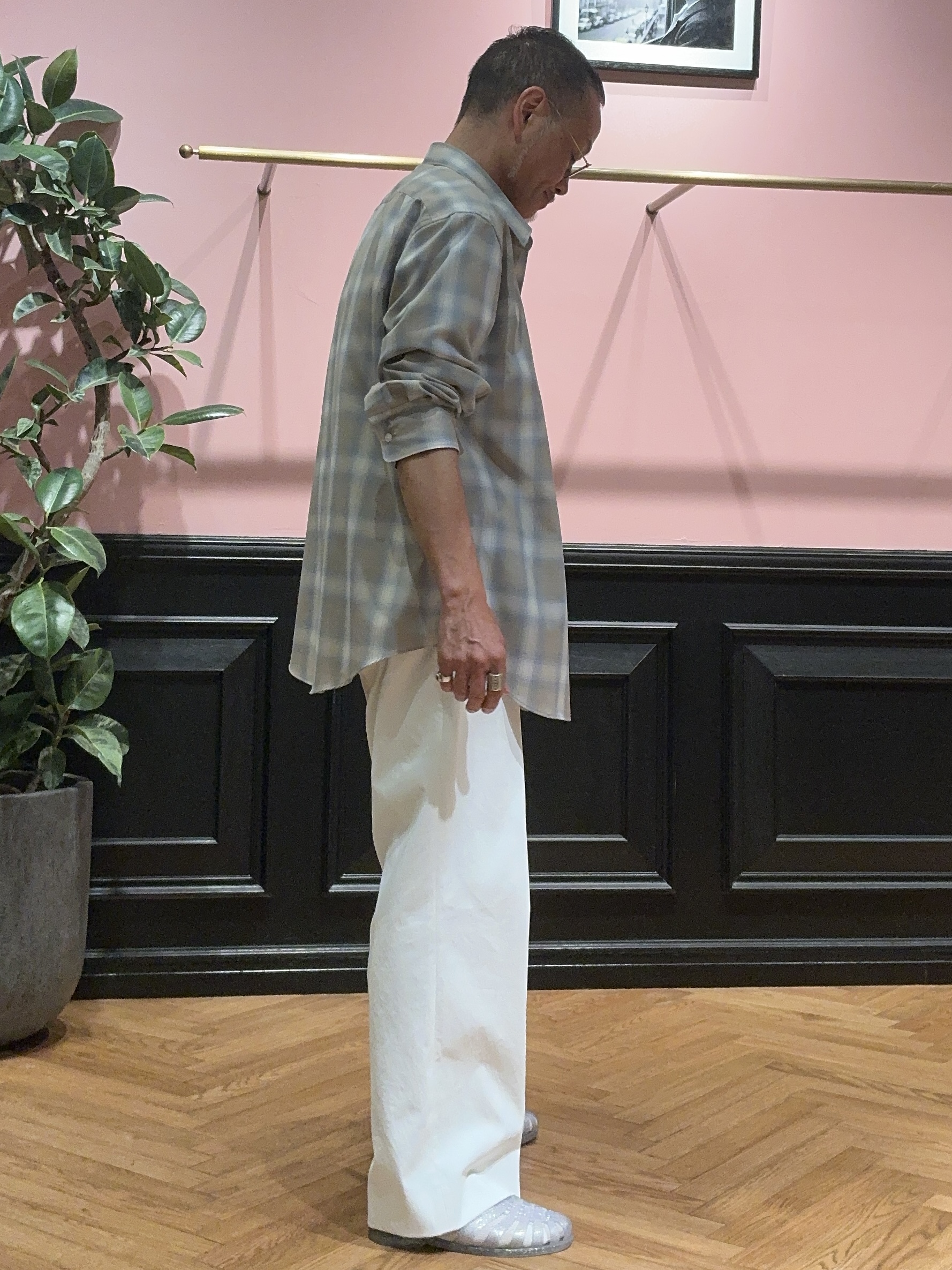 torigoeさんの「DRESSTERIOR｜【接触冷感／UVカット／抗菌防臭／しわ防止】クールデオドラント ロゴTシャツ」を使ったコーディネート