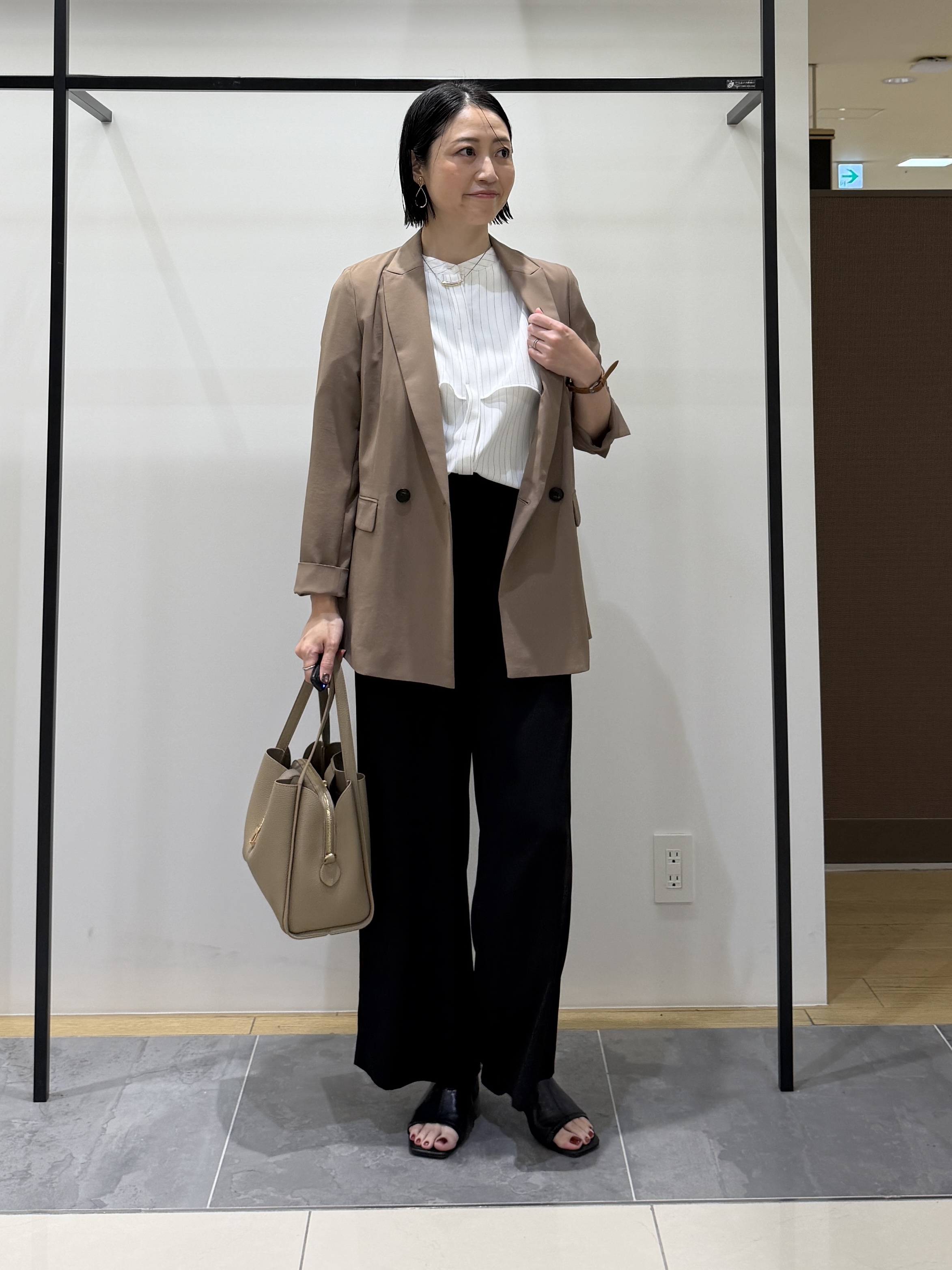 shihoさんの「INDIVI｜【新作登場！着る日傘】 ダブルジャケット」を使ったコーディネート