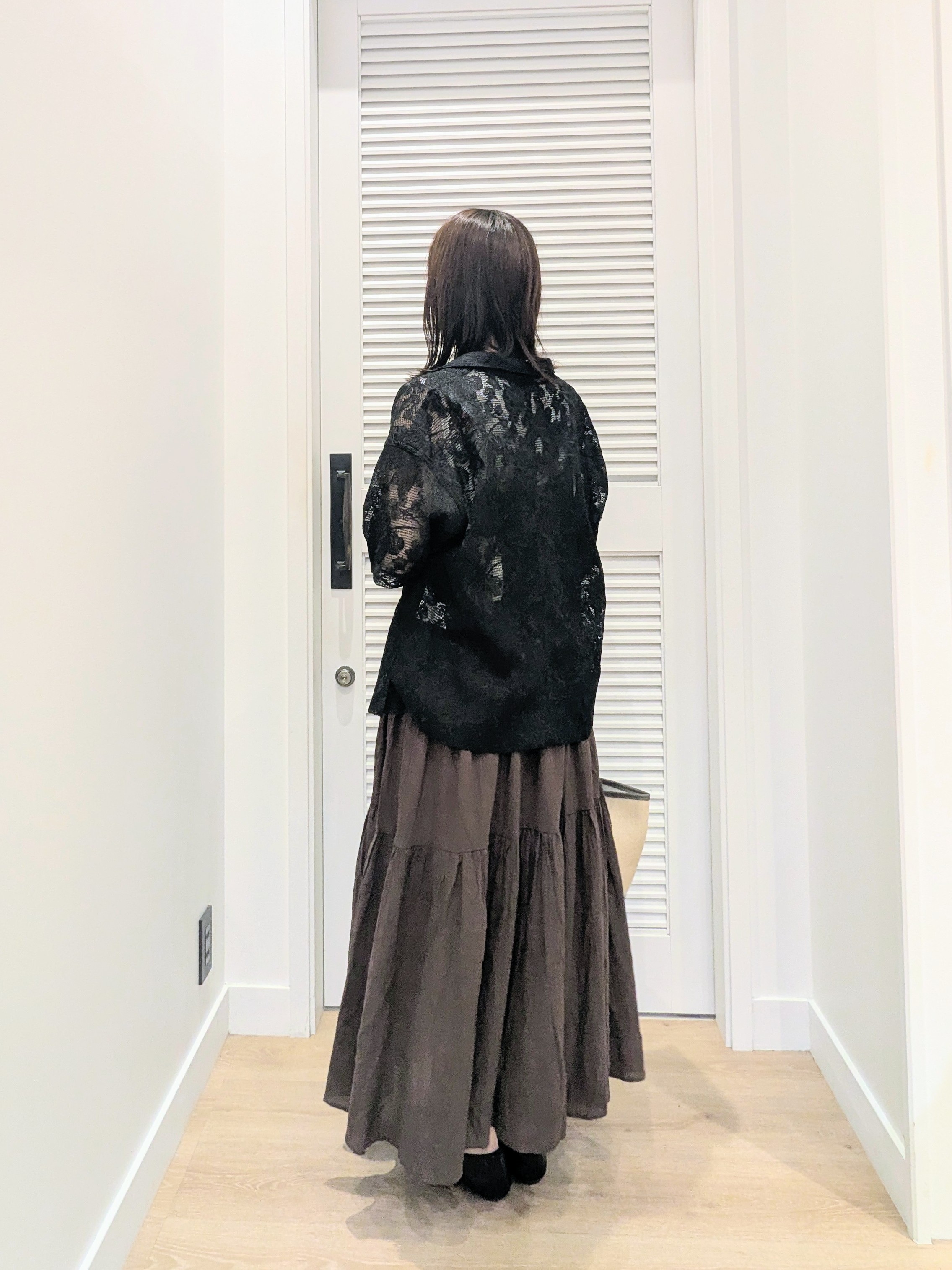 enさんの「Dessin｜カラミレース 開襟シャツ」を使ったコーディネート