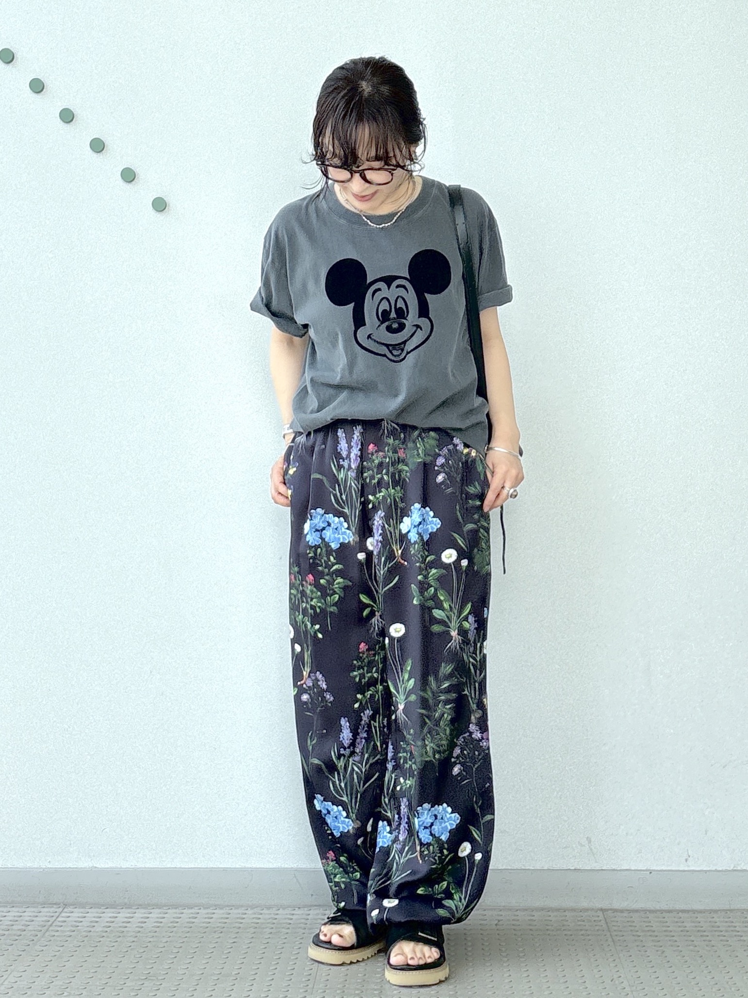 kawamuraさんの「DRESSTERIOR｜GOOD ROCK SPEED（グッドロックスピード）【別注】ミッキーTシャツ」を使ったコーディネート