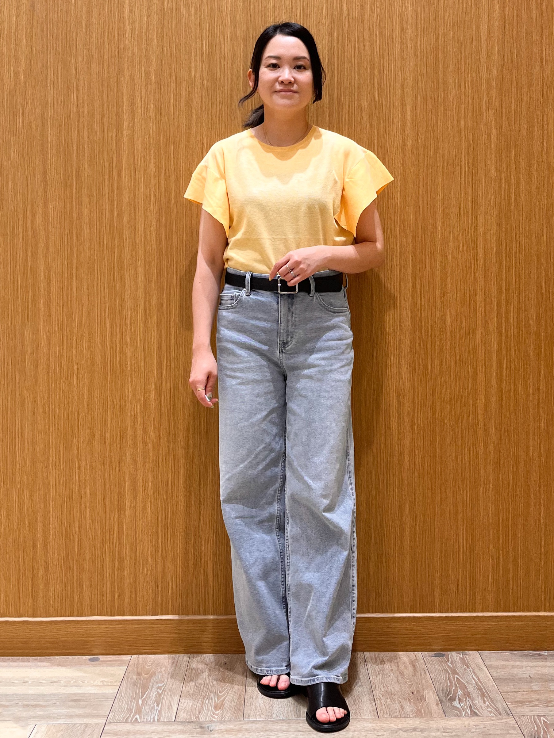 aさんの「OPAQUE.CLIP｜『STORY Web7月掲載』ドライタッチラメニット《UV／洗える／6col》」を使ったコーディネート