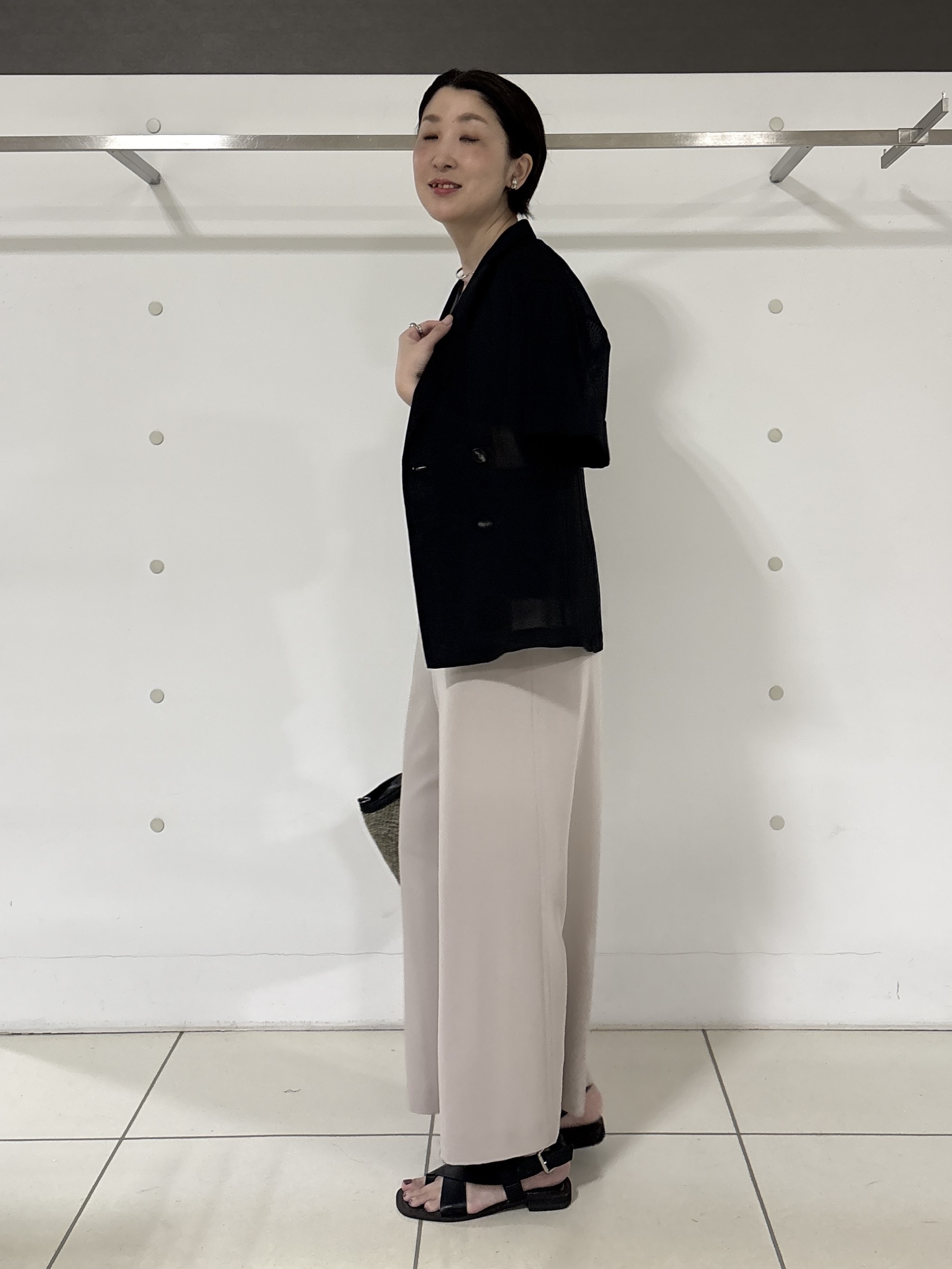 yuriさんの「INDIVI｜【着る日傘】ドルマントップス」を使ったコーディネート