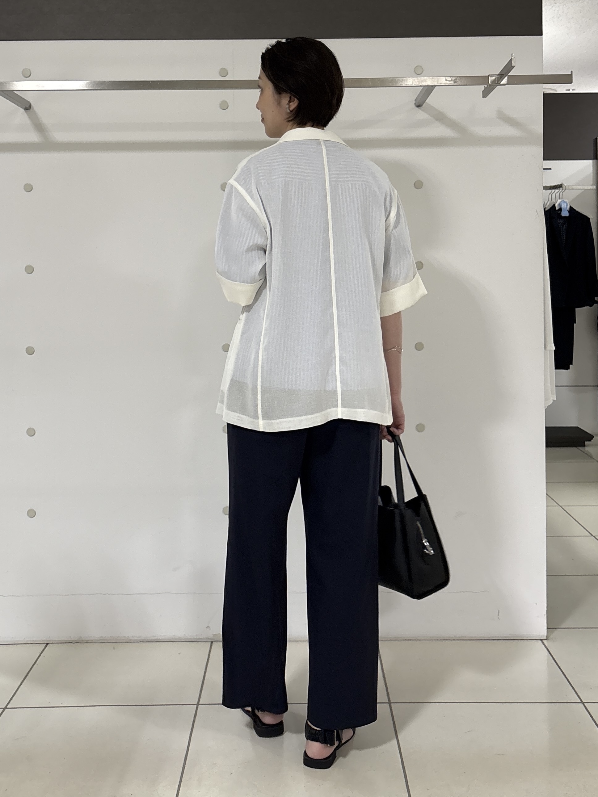 yuriさんの「INDIVI｜【着る日傘】ドルマントップス」を使ったコーディネート