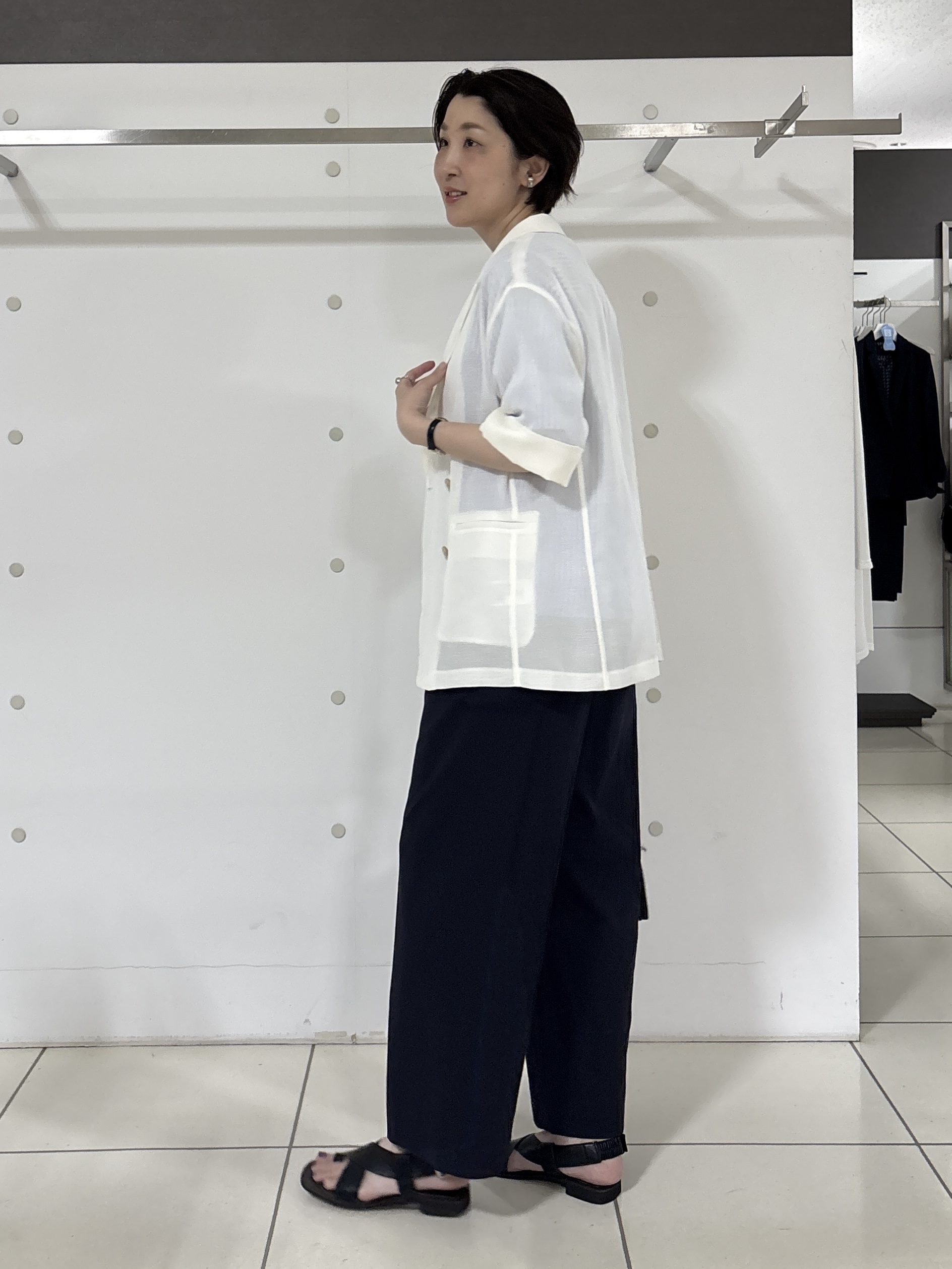 yuriさんの「INDIVI｜【着る日傘】ドルマントップス」を使ったコーディネート