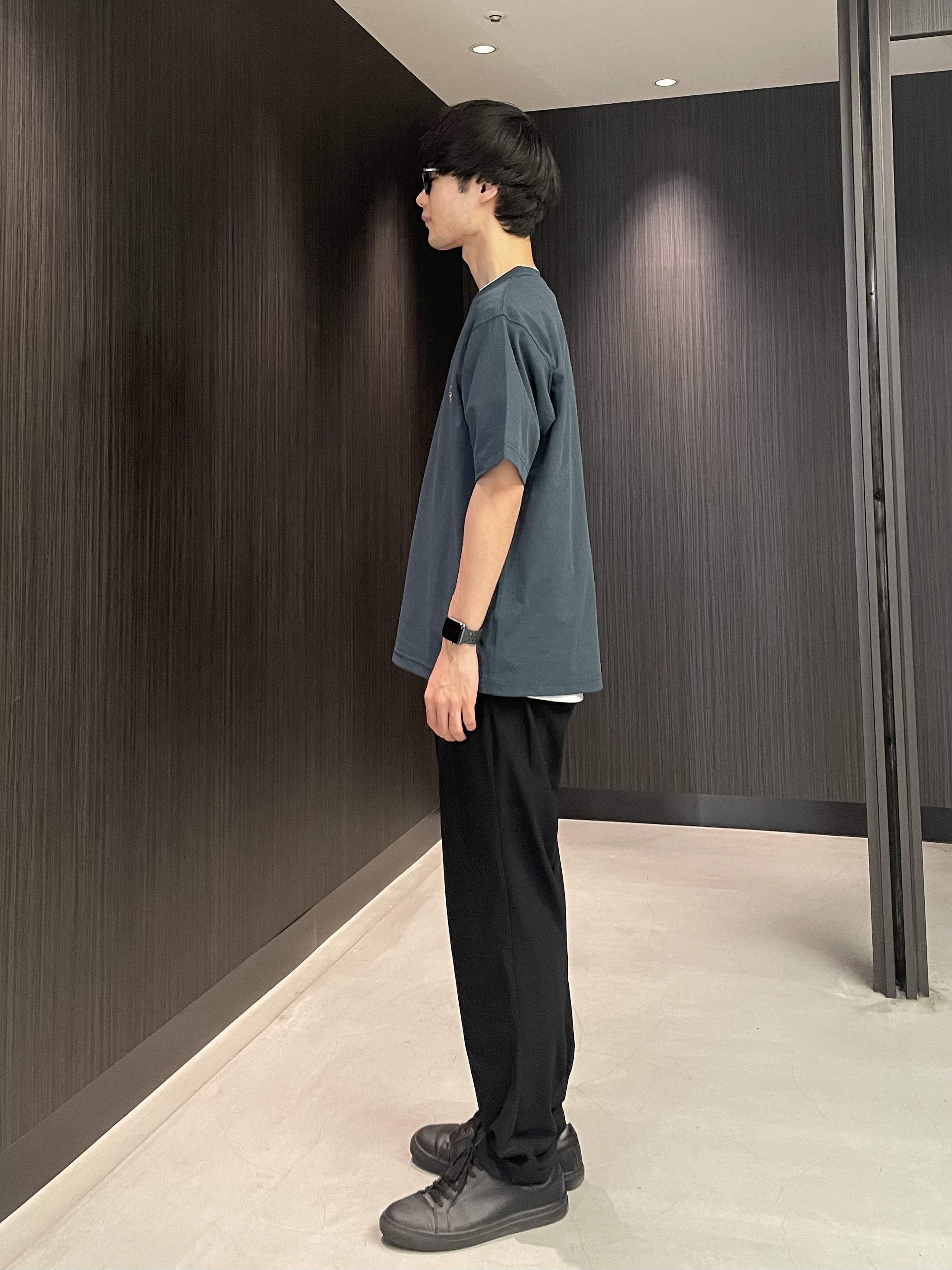 Okdさんの「TAKEO KIKUCHI｜【汗染み軽減】フェイクレイヤー ワンポイント プルオーバー」を使ったコーディネート