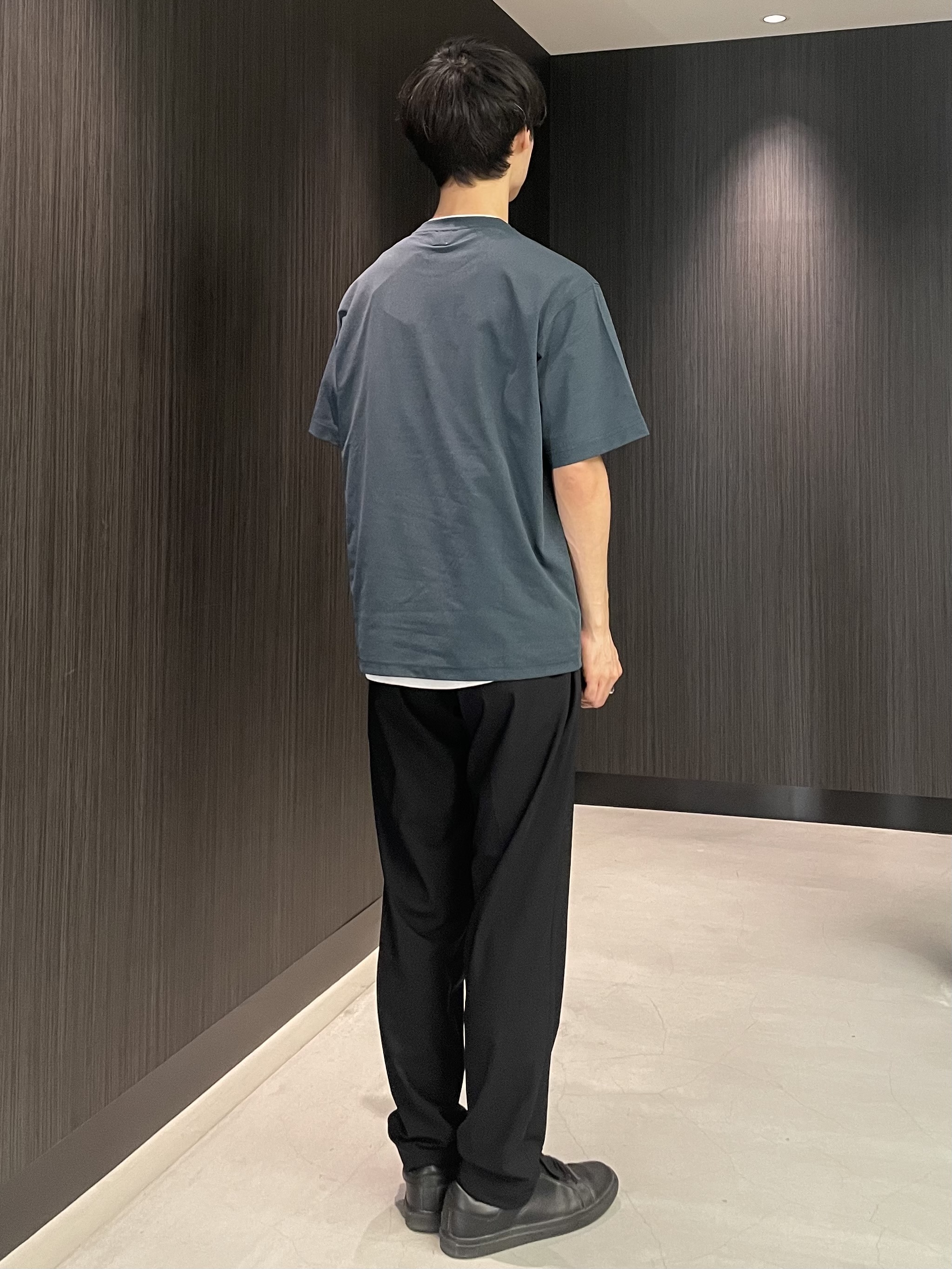 Okdさんの「TAKEO KIKUCHI｜【汗染み軽減】フェイクレイヤー ワンポイント プルオーバー」を使ったコーディネート