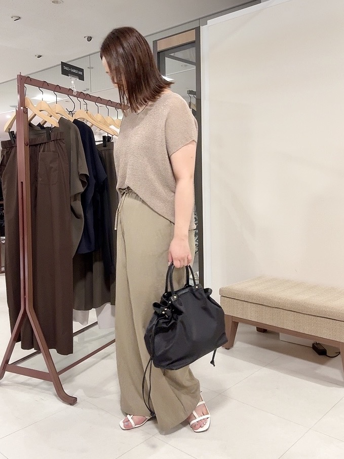 YUIさんの「UNTITLED｜2WAYドロストトート」を使ったコーディネート