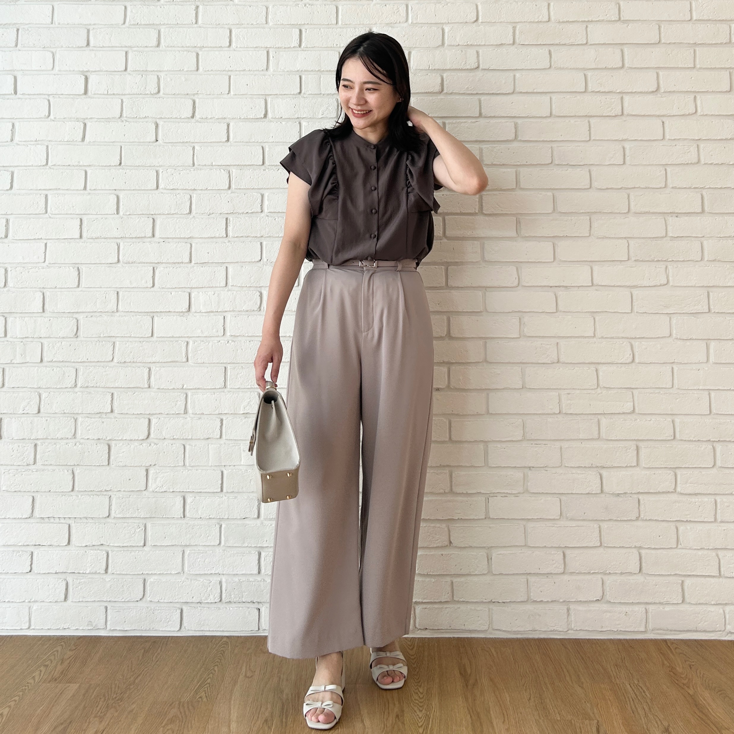 shinoさんの「Couture brooch｜【洗える】タック ワイドパンツ」を使ったコーディネート
