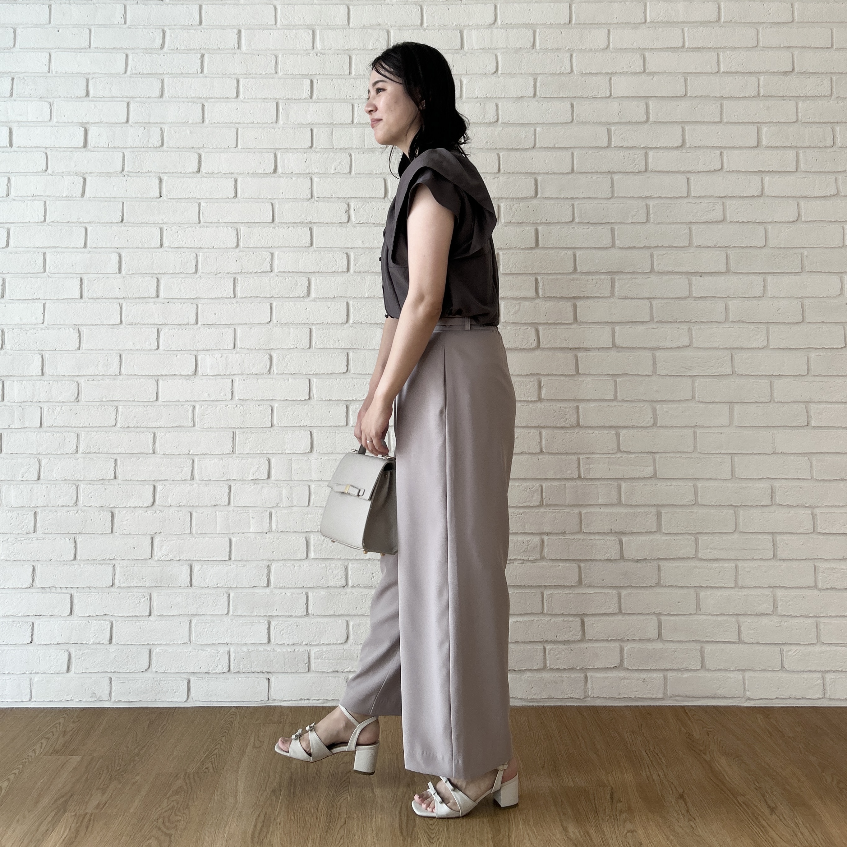 shinoさんの「Couture brooch｜【洗える】タック ワイドパンツ」を使ったコーディネート