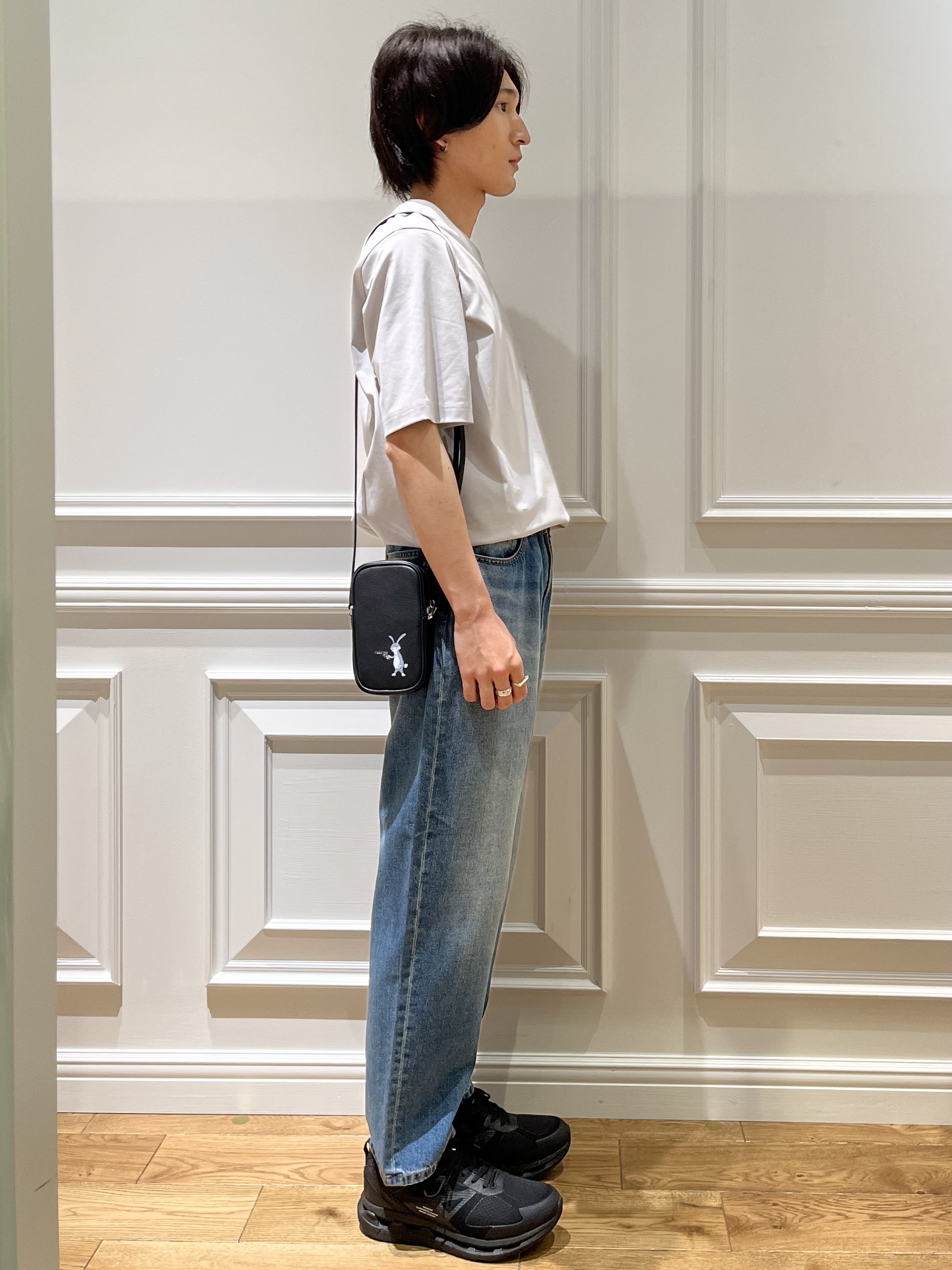 Watanabeさんの「DRESSTERIOR｜【接触冷感／UVカット／抗菌防臭／しわ防止】クールデオドラント ピストルベアーTシャツ」を使ったコーディネート
