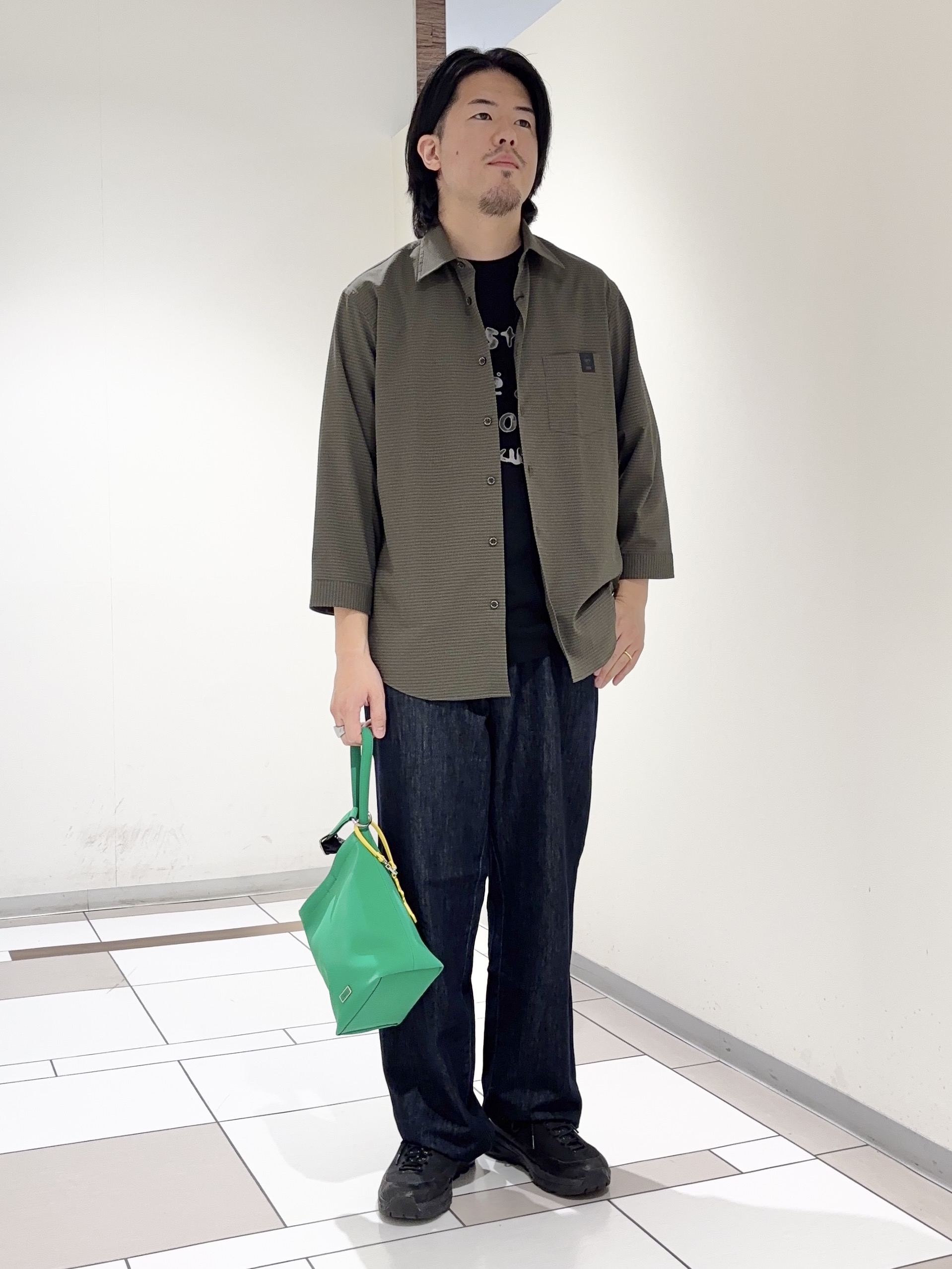 及川さんの「TAKEO KIKUCHI｜【日本製】JFP DotAir（R）サッカー7分袖シャツ」を使ったコーディネート