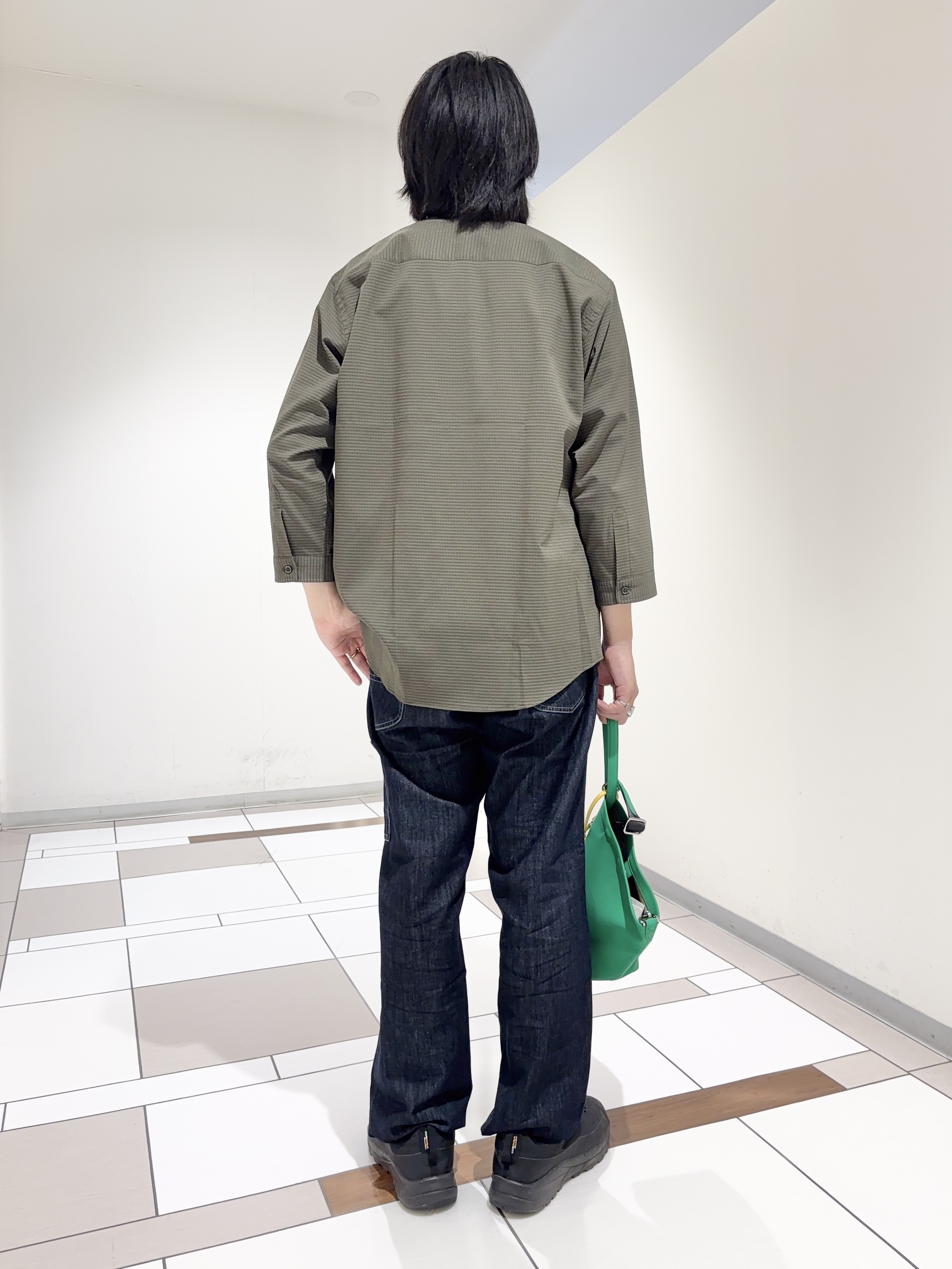 及川さんの「TAKEO KIKUCHI｜【日本製】JFP DotAir（R）サッカー7分袖シャツ」を使ったコーディネート