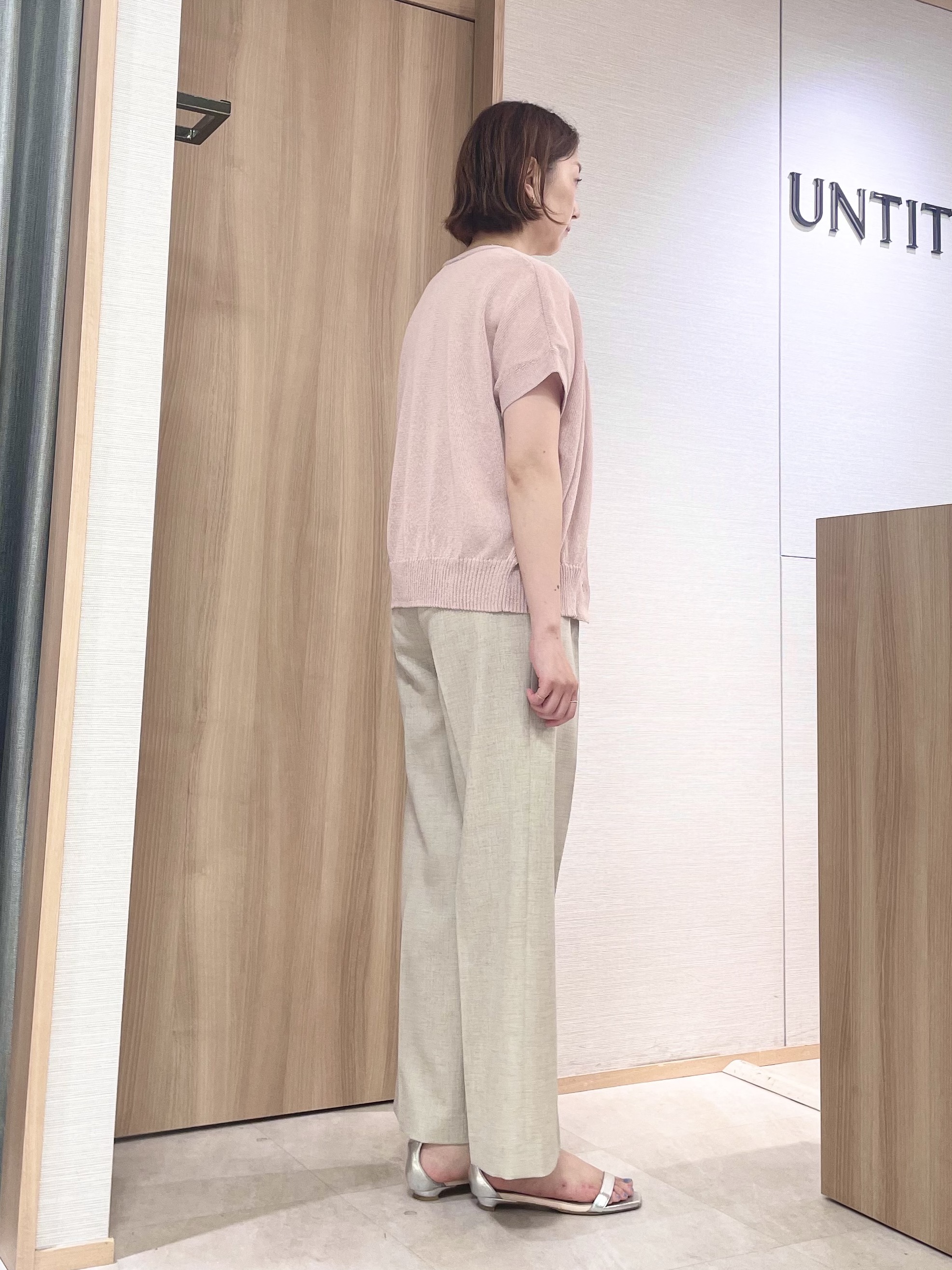 aliceさんの「UNTITLED｜【洗える/清涼感】ドライタッチスリーブレスカーディガン」を使ったコーディネート
