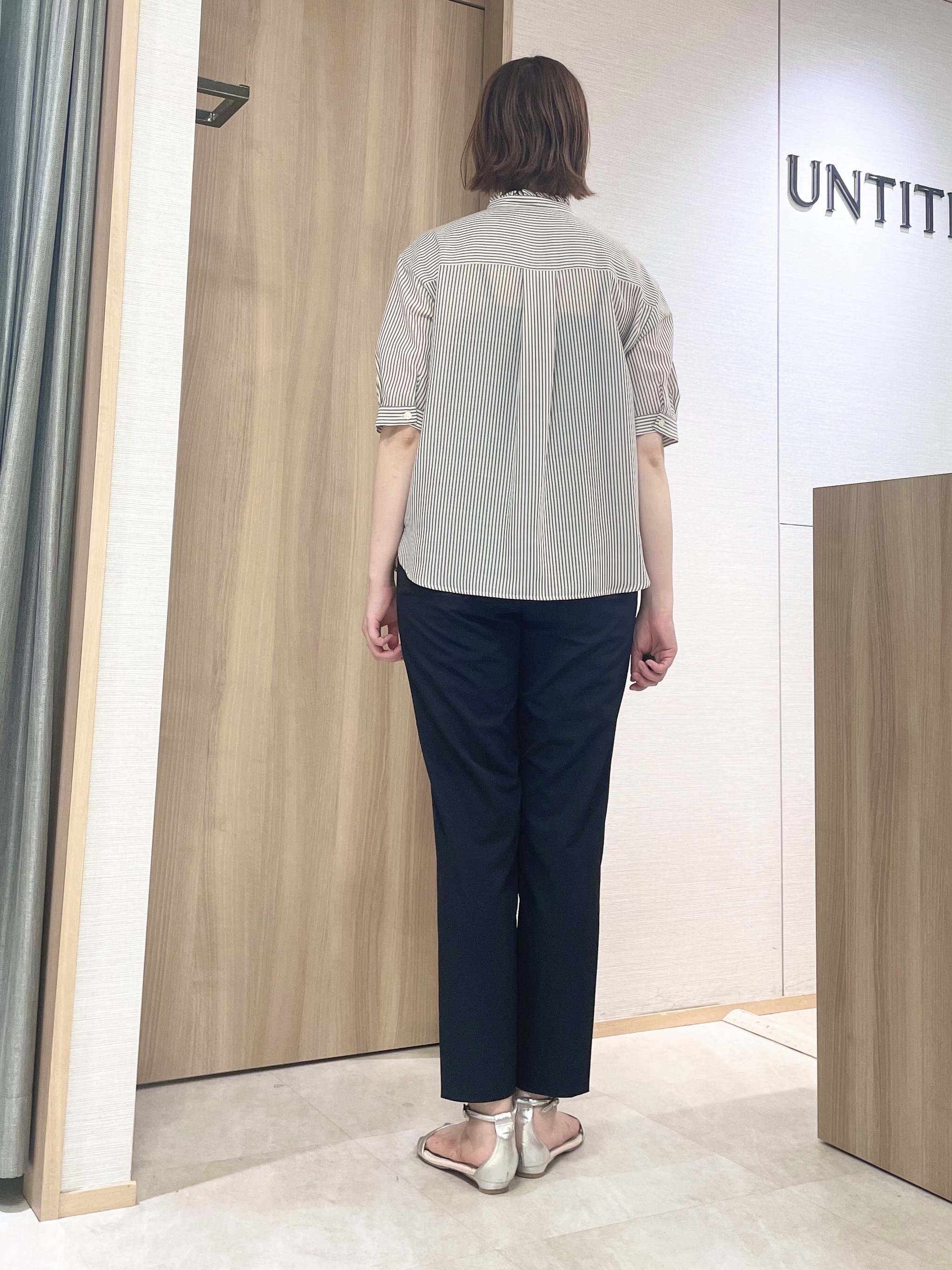 aliceさんの「UNTITLED｜【接触冷感/通気性/洗える】スタンドカラーフリルブラウス」を使ったコーディネート
