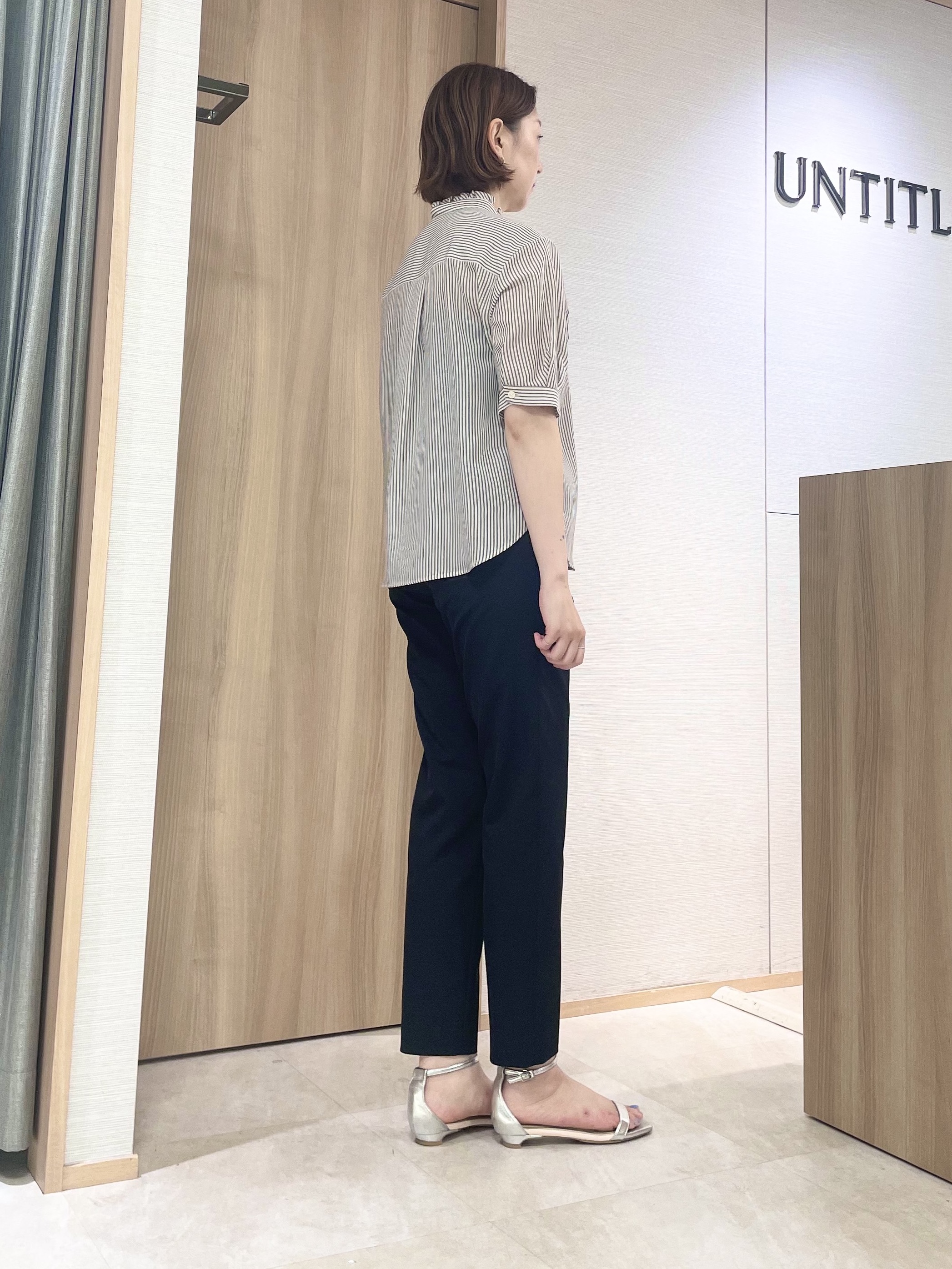 aliceさんの「UNTITLED｜【接触冷感/通気性/洗える】スタンドカラーフリルブラウス」を使ったコーディネート