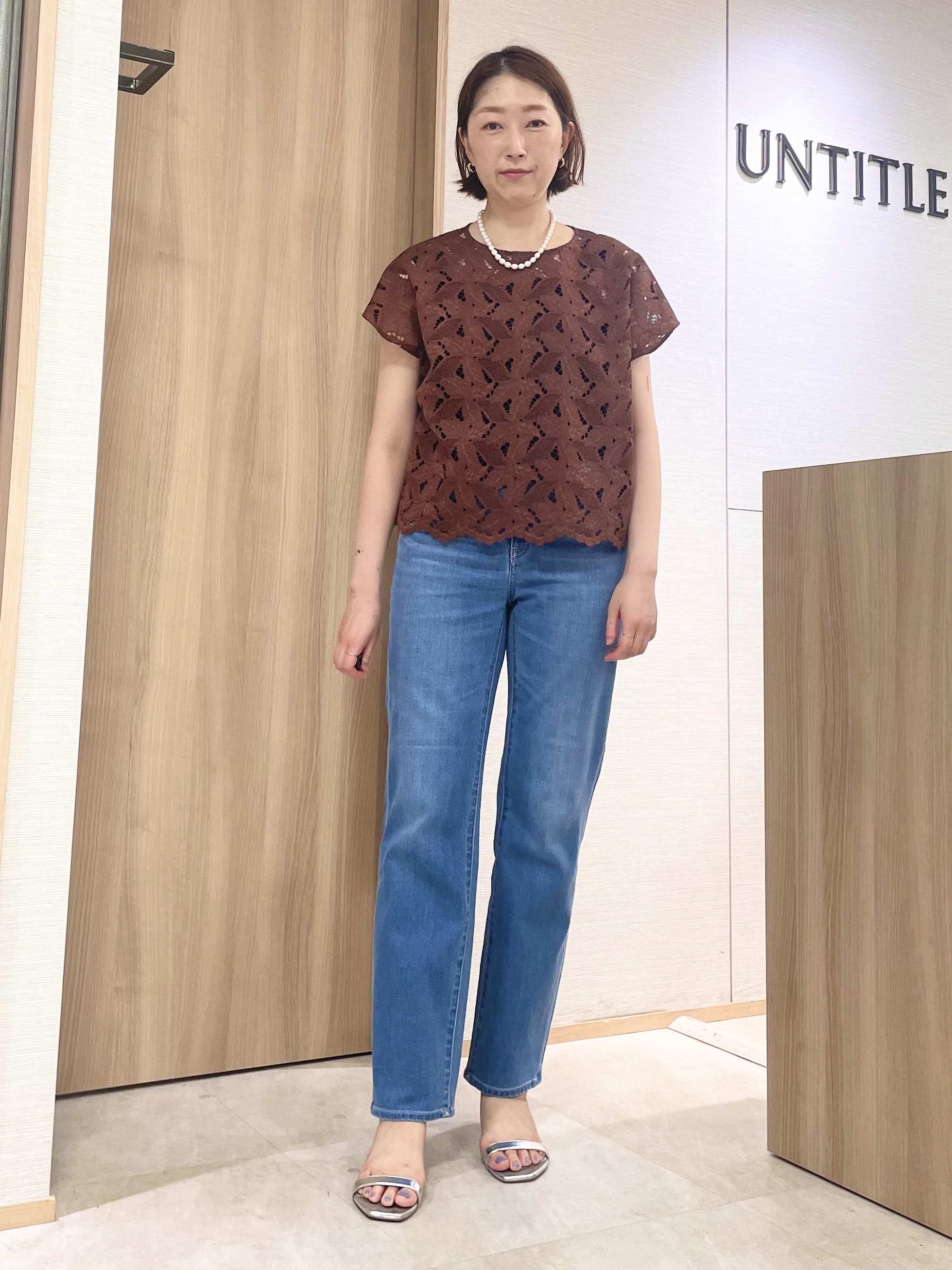aliceさんの「UNTITLED｜【セットアップ可/品のある透け感】リーフレースブラウス」を使ったコーディネート