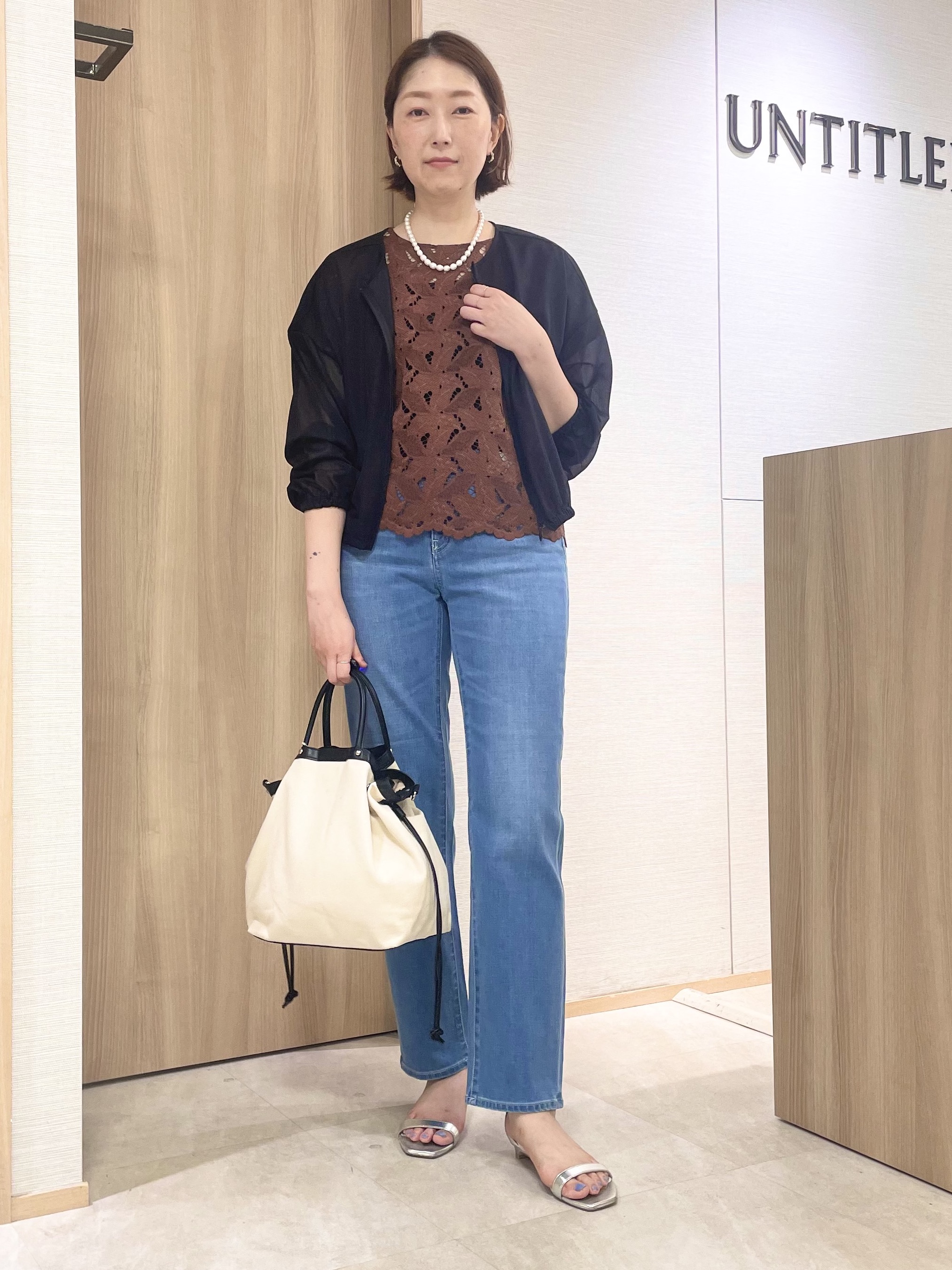 aliceさんの「UNTITLED｜【セットアップ可/品のある透け感】リーフレースブラウス」を使ったコーディネート