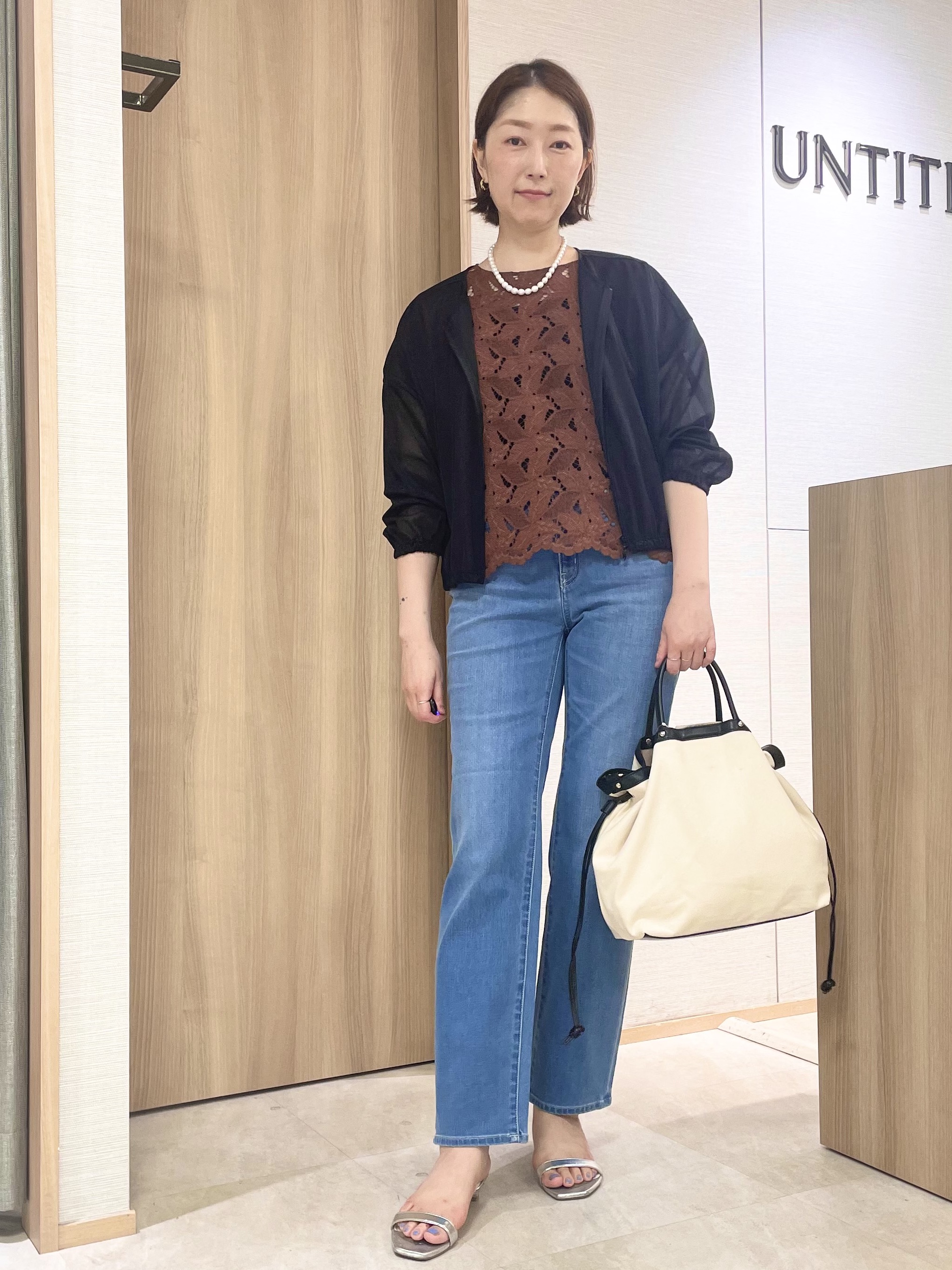 aliceさんの「UNTITLED｜【セットアップ可/品のある透け感】リーフレースブラウス」を使ったコーディネート