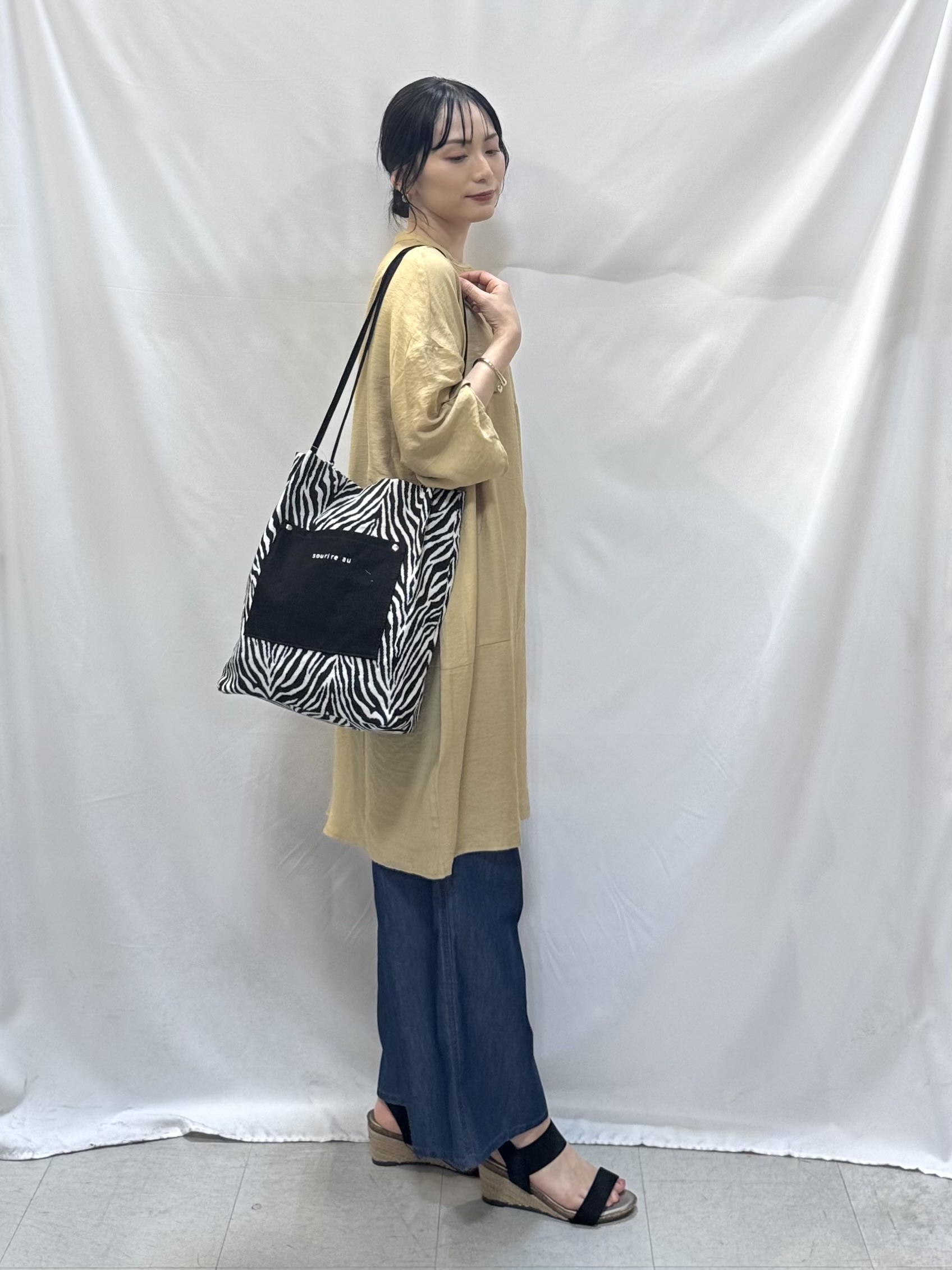 𝐇𝐢𝐫𝐨𝐦𝐢さんの「SHOO･LA･RUE｜【ひんやり/S-LL/洗濯機可】体型カバーにも ゆるっとリラックスチュニック」を使ったコーディネート