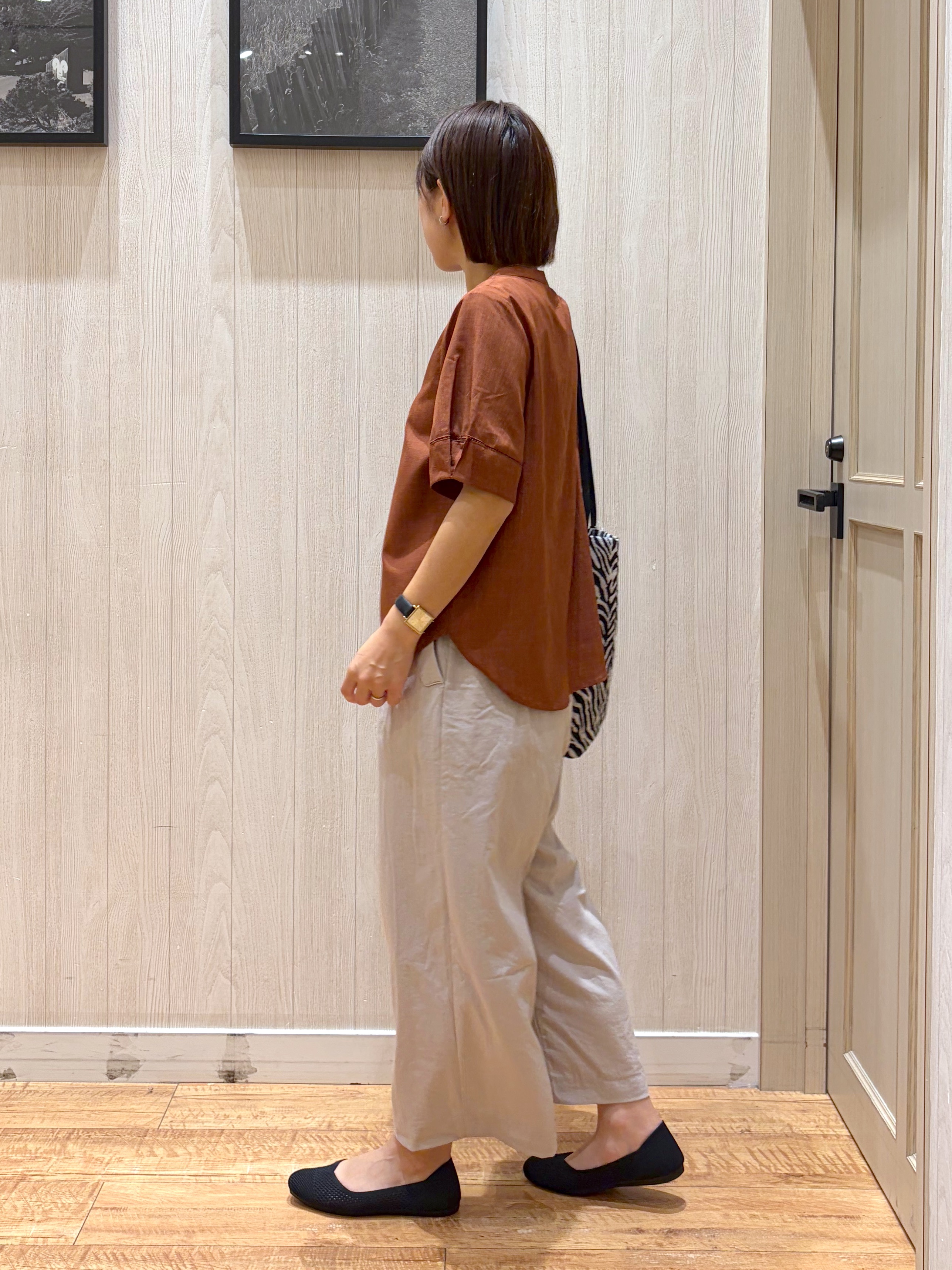 shirayuuuさんの「SHOO･LA･RUE｜【洗濯後しわになりにくい／インせずきまる】麻調ハシゴレーススキッパーブラウス」を使ったコーディネート