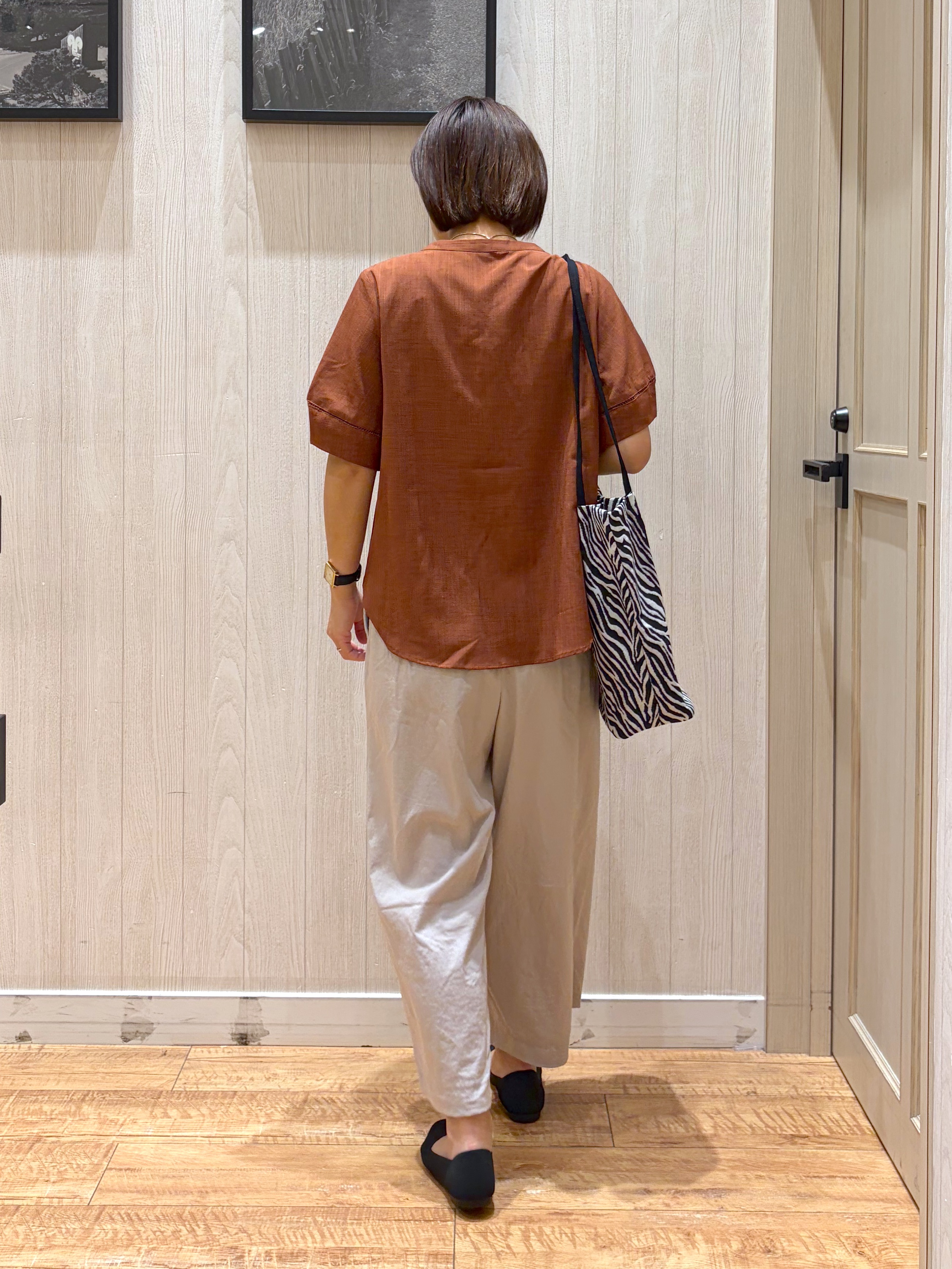 shirayuuuさんの「SHOO･LA･RUE｜【洗濯後しわになりにくい／インせずきまる】麻調ハシゴレーススキッパーブラウス」を使ったコーディネート