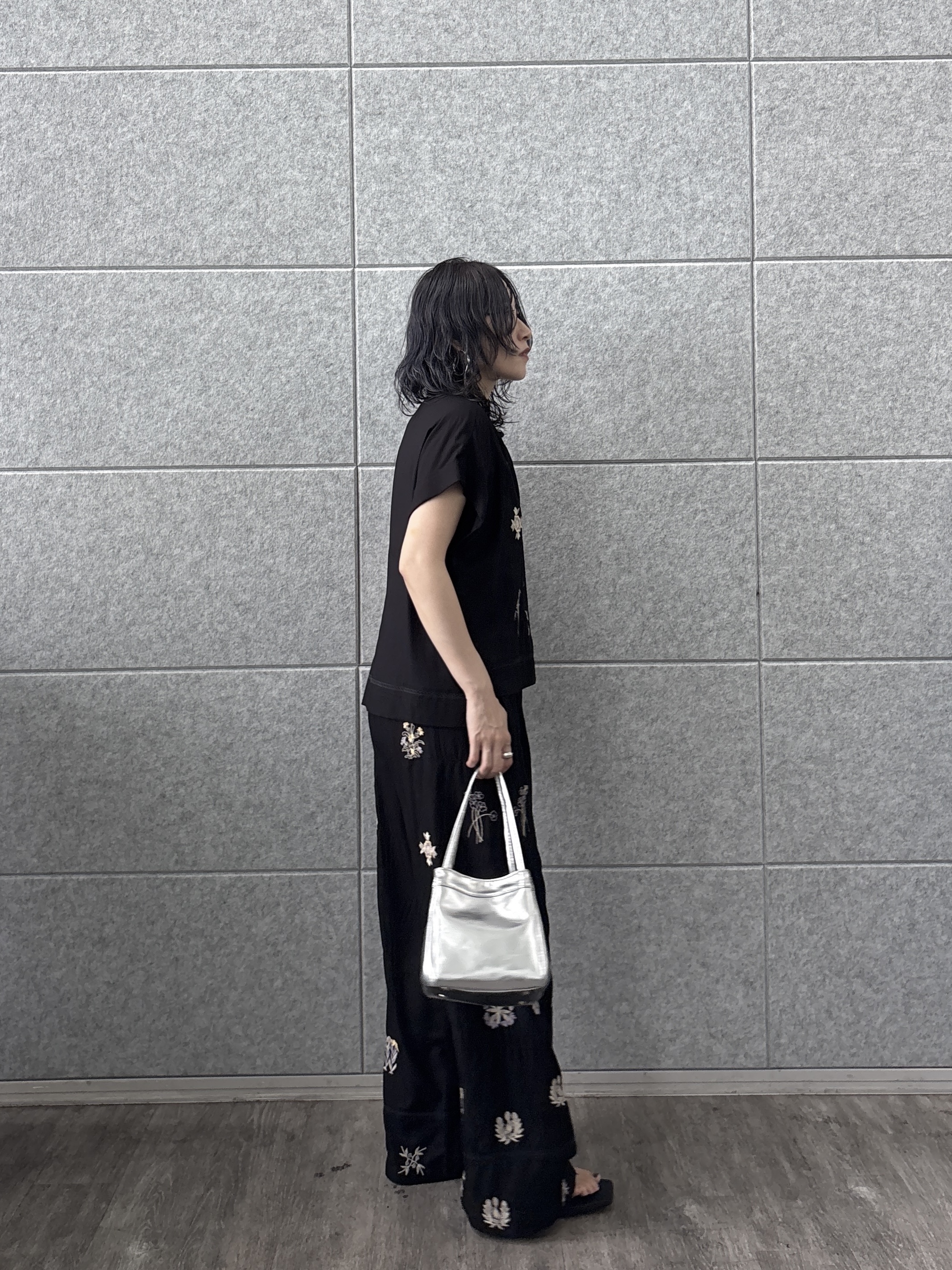 kotakiさんの「INDIVI｜アート刺繍半袖シャツ【セットアップ可能】」を使ったコーディネート