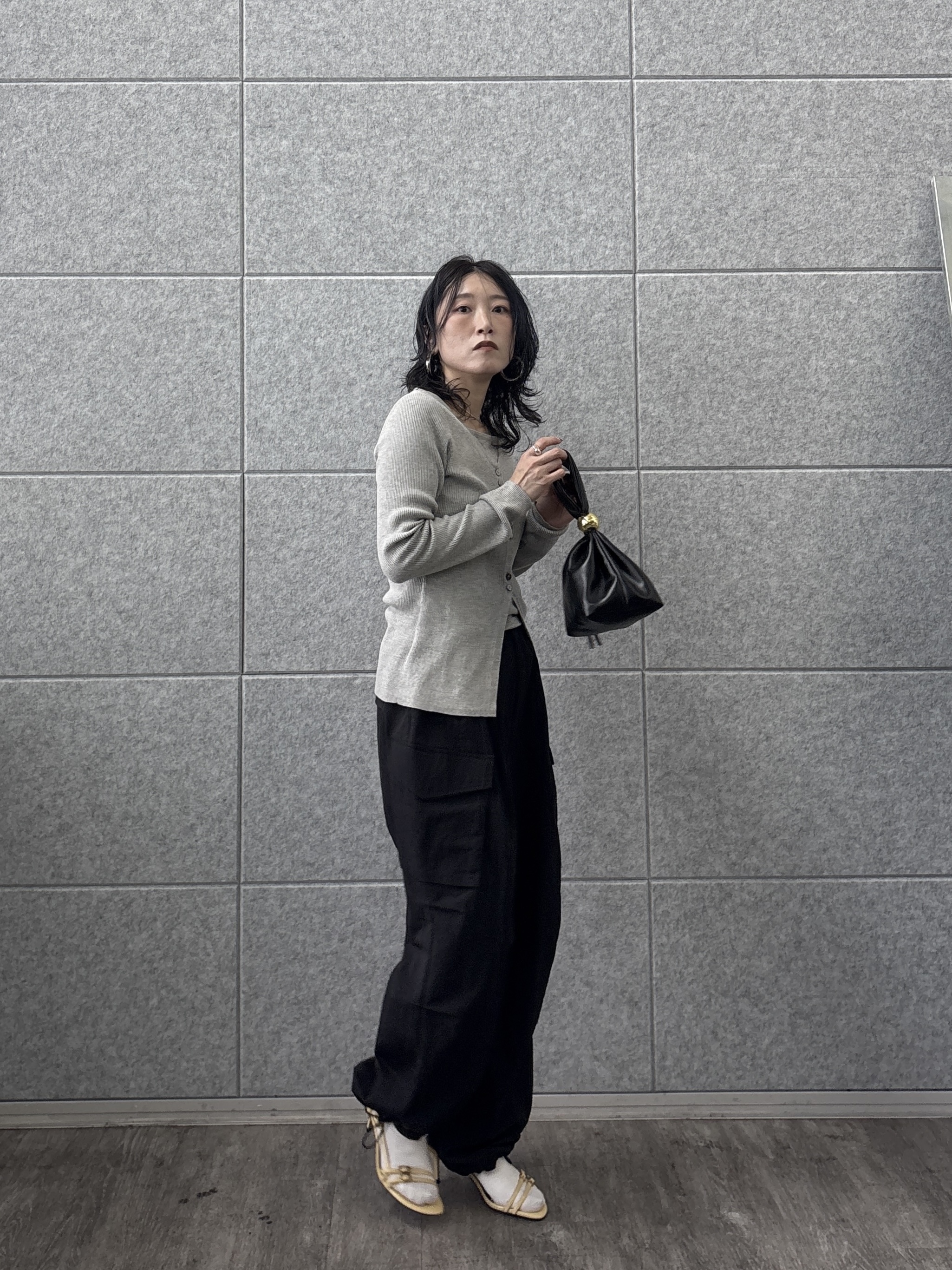 kotakiさんの「INDIVI｜ナイロンカーゴパンツ」を使ったコーディネート