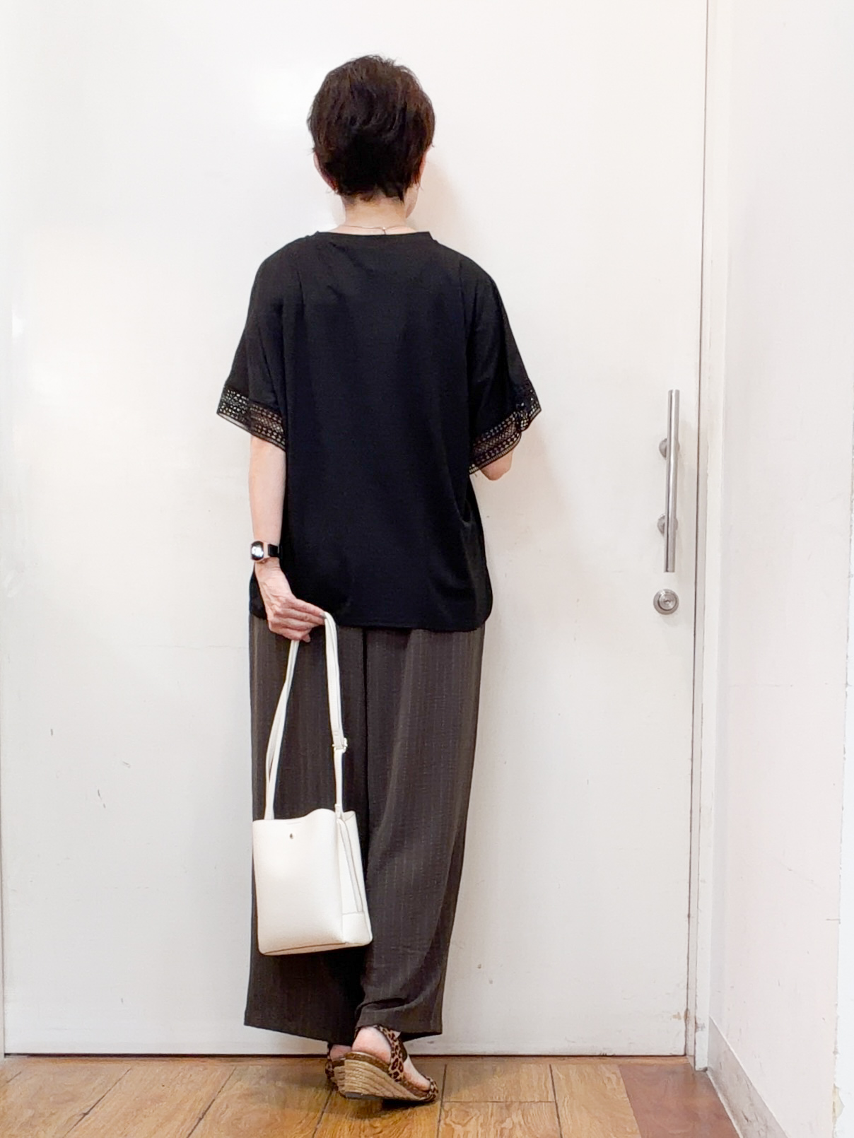 みぃさんの「SHOO･LA･RUE｜【ひんやり/UV/体型カバー】ヒップ周りが隠せる ひんやりお袖レースTシャツ」を使ったコーディネート
