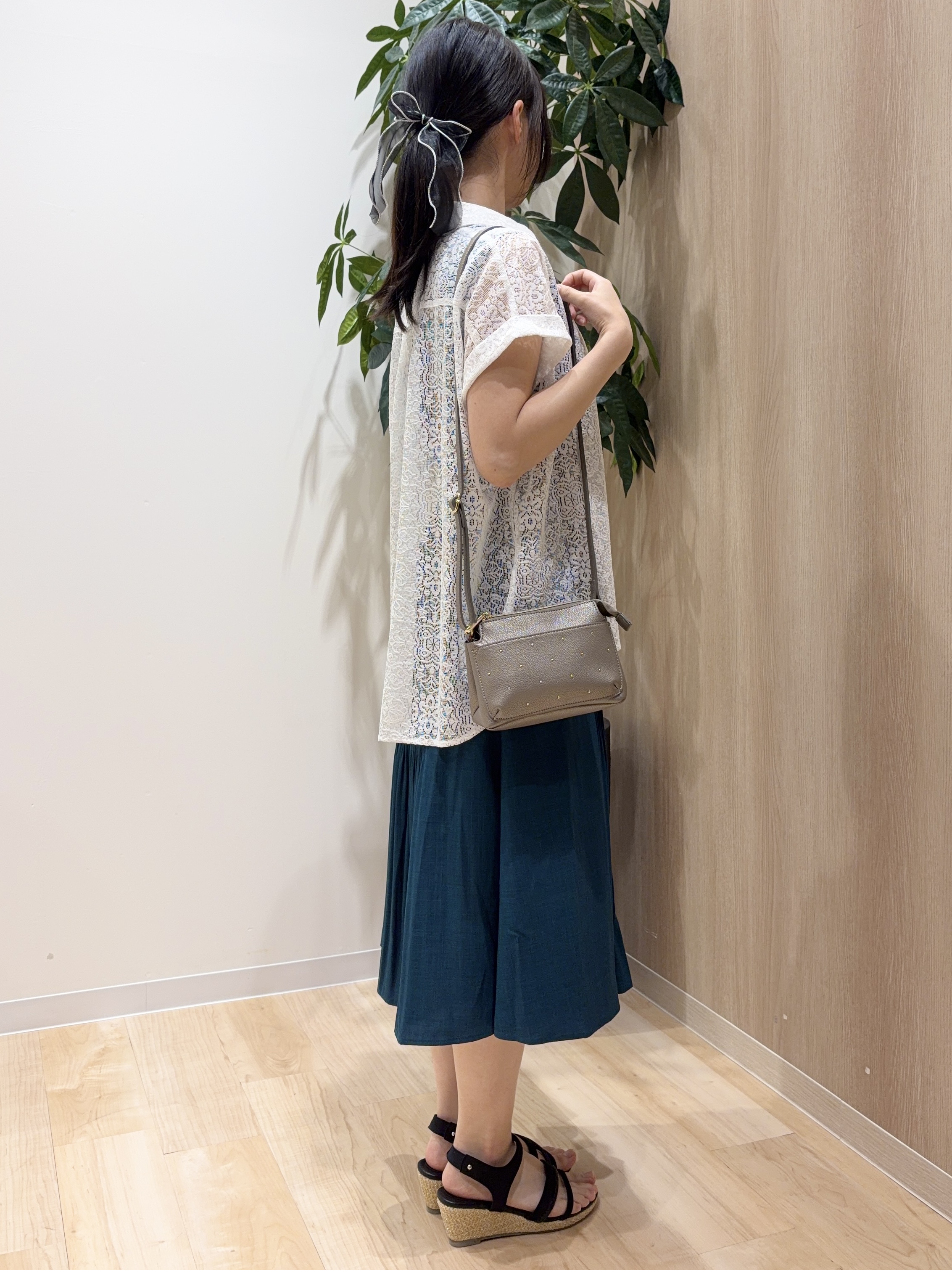 ayaneさんの「grove｜【低身長さんも選べる着丈・洗濯機◎】プリーツベルトワンピース」を使ったコーディネート