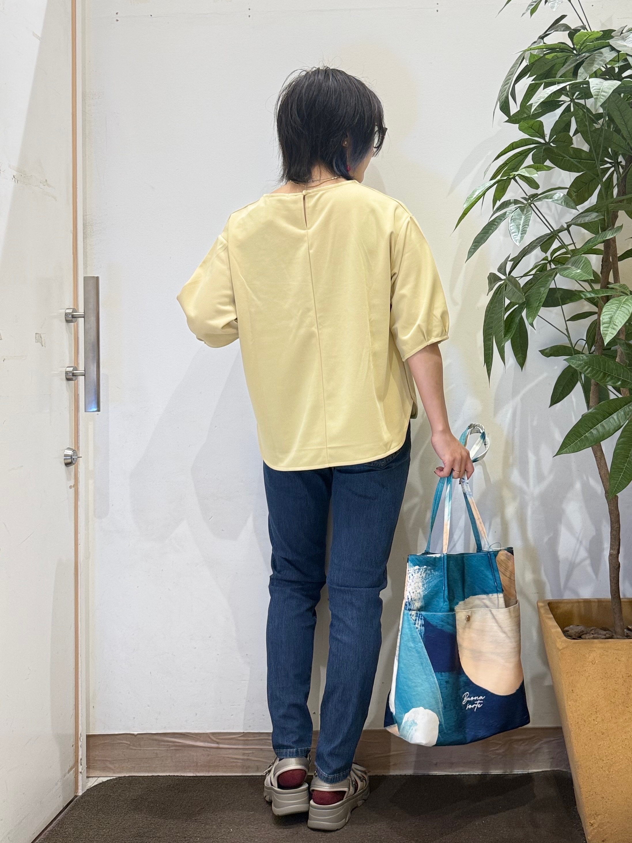 misakiさんの「SHOO･LA･RUE｜【2点セット／洗濯機可／S-LL】インせず着られる ネックレス付き5分袖Ｔシャツ」を使ったコーディネート