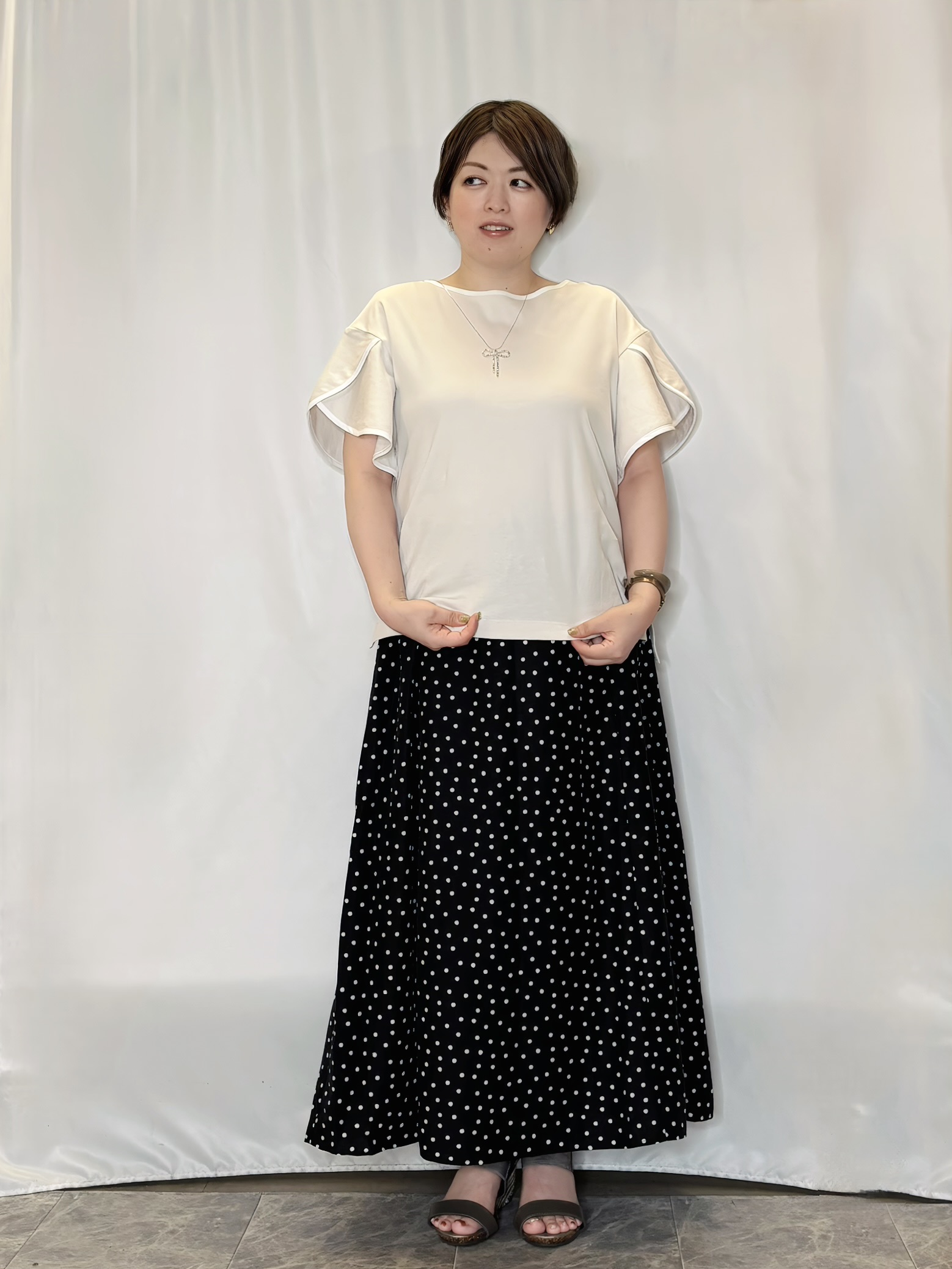 たみさんの「SHOO･LA･RUE｜【ひんやり/洗濯機可/S-LL】配色パイピング フレアスリーブトップス」を使ったコーディネート