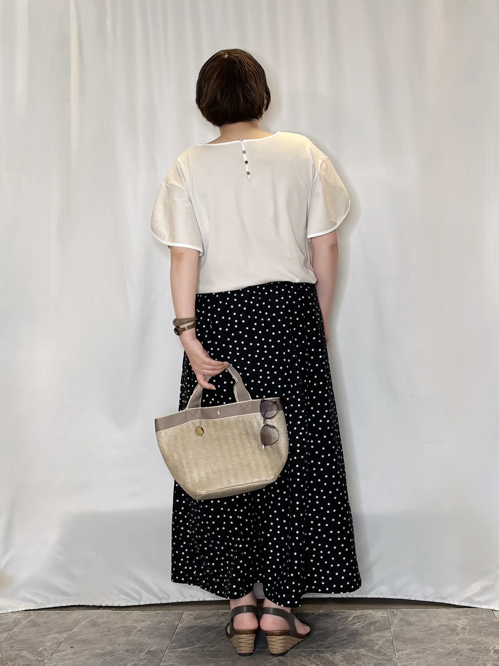 たみさんの「SHOO･LA･RUE｜【ひんやり/洗濯機可/S-LL】配色パイピング フレアスリーブトップス」を使ったコーディネート