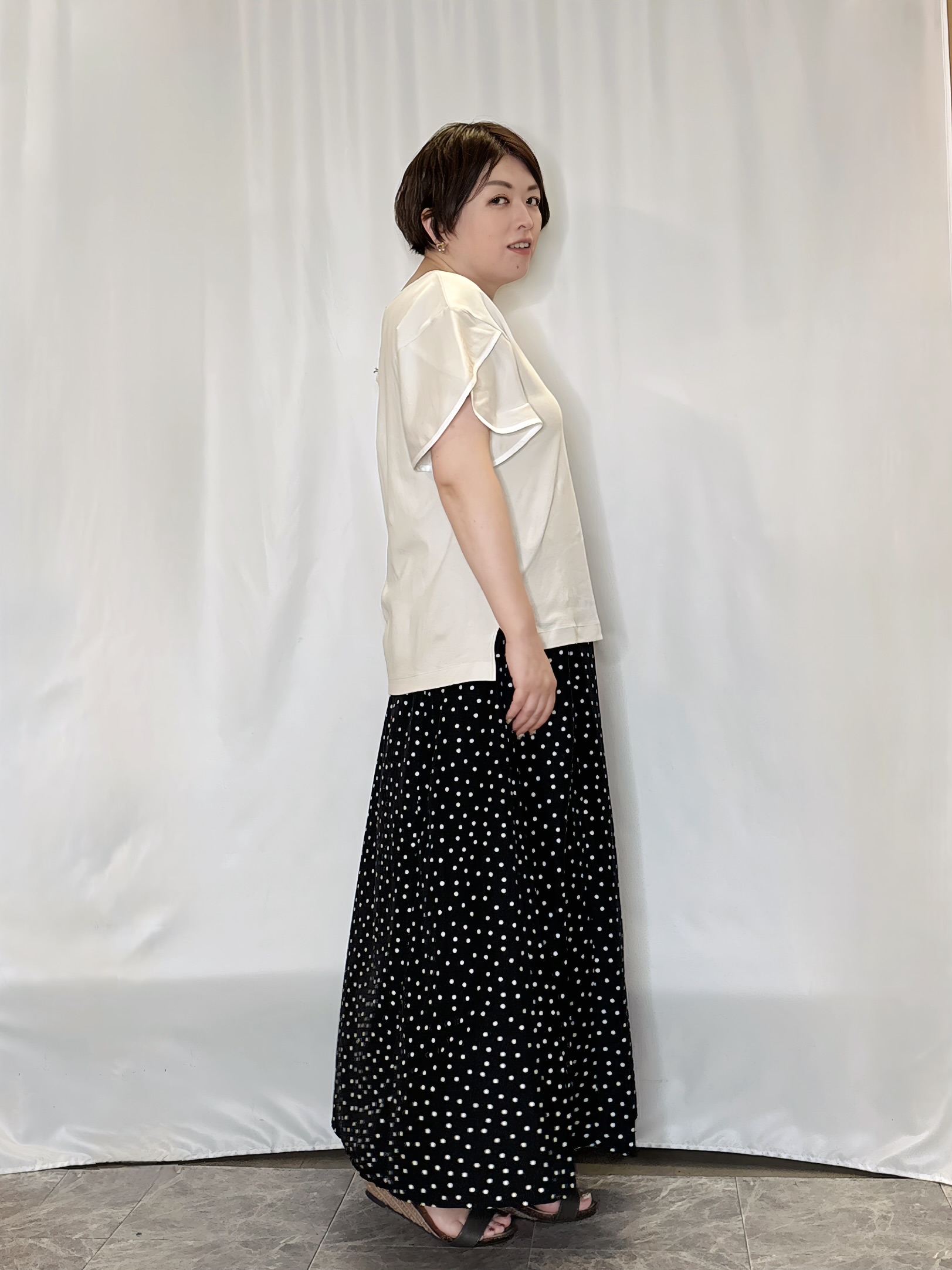 たみさんの「SHOO･LA･RUE｜【ひんやり/洗濯機可/S-LL】配色パイピング フレアスリーブトップス」を使ったコーディネート