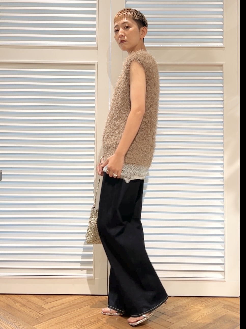 OCHIAIさんの「DRESSTERIOR｜フェザーヤーン2WAYニットプルオーバ」を使ったコーディネート