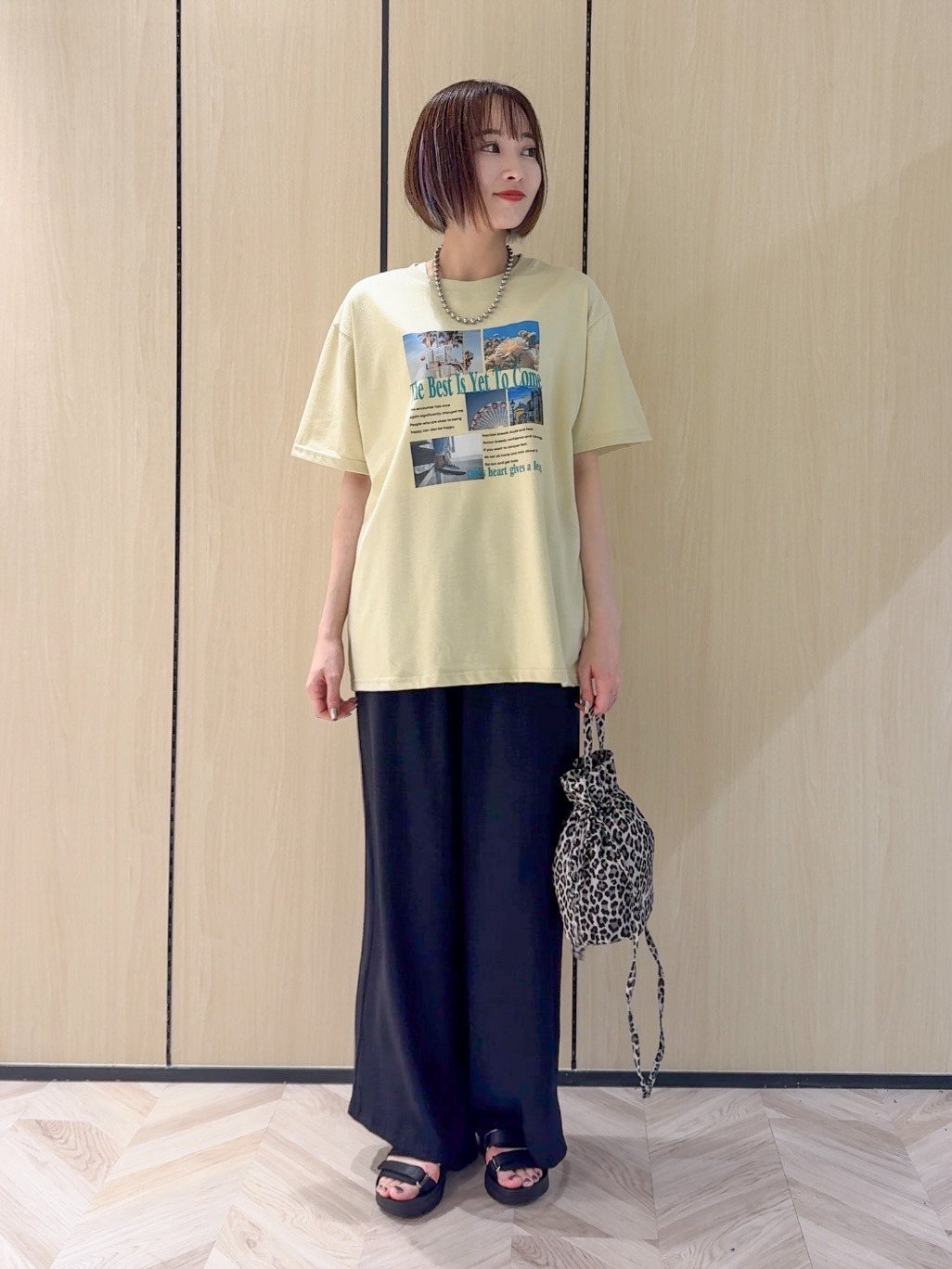 𝐜𝐡𝐢𝐤𝐚さんの「SHOO･LA･RUE｜【ひんやり/S-LL】選べる4柄　デイリー使いにぴったりな 大人の頼れるTシャツ」を使ったコーディネート