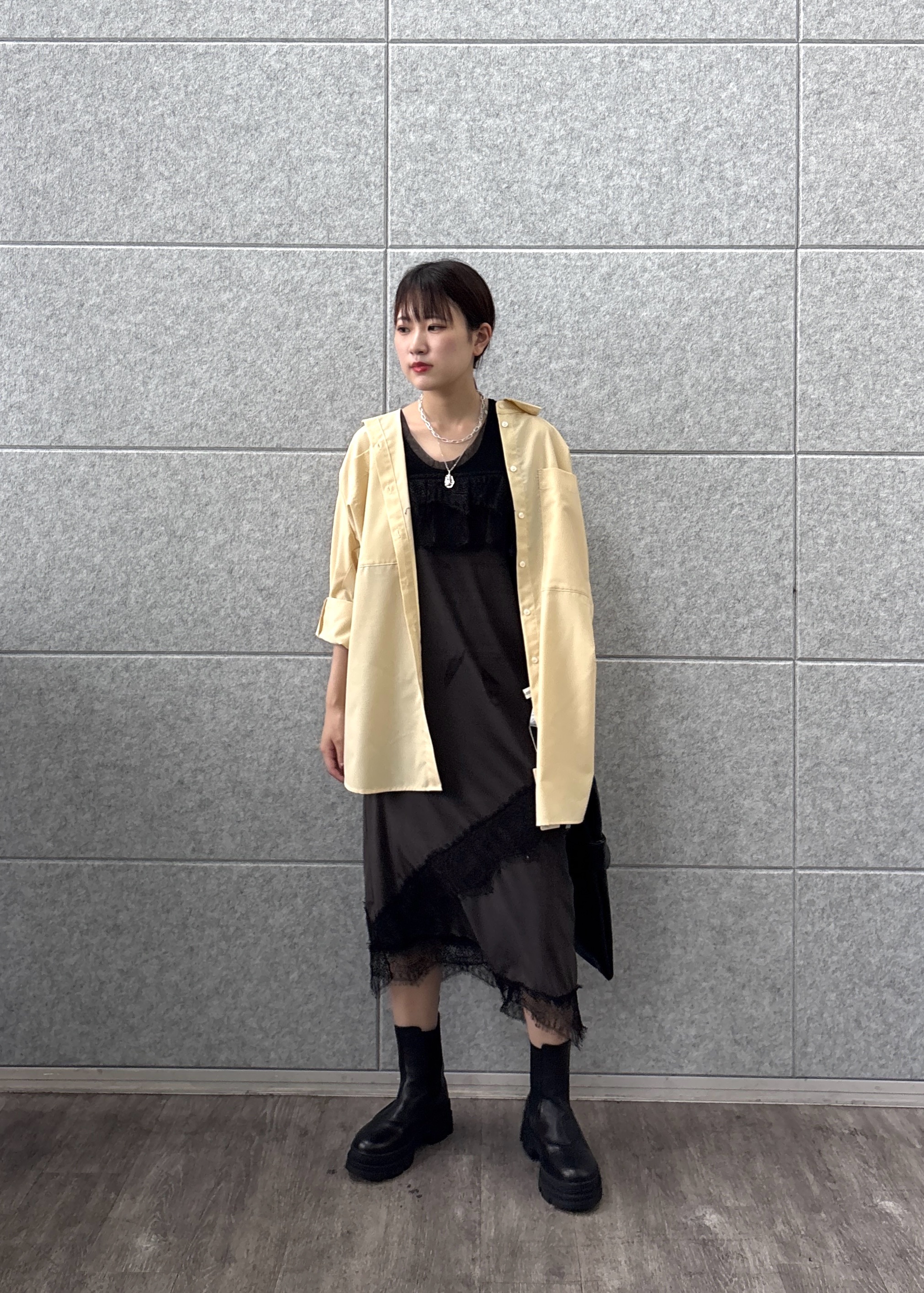Renoさんの「INDIVI｜レース切替ベロアロングキャミ」を使ったコーディネート