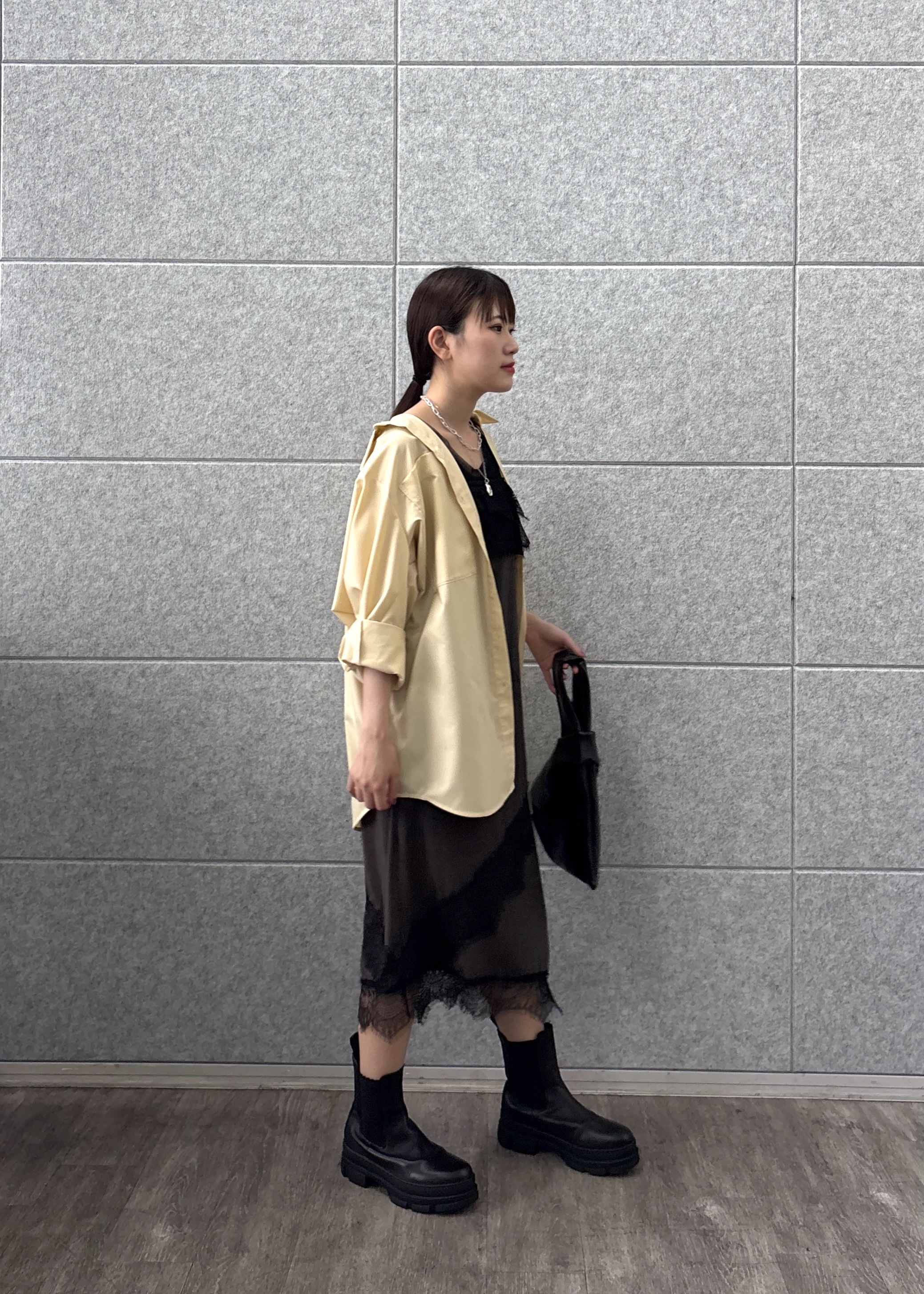 Renoさんの「INDIVI｜レース切替ベロアロングキャミ」を使ったコーディネート
