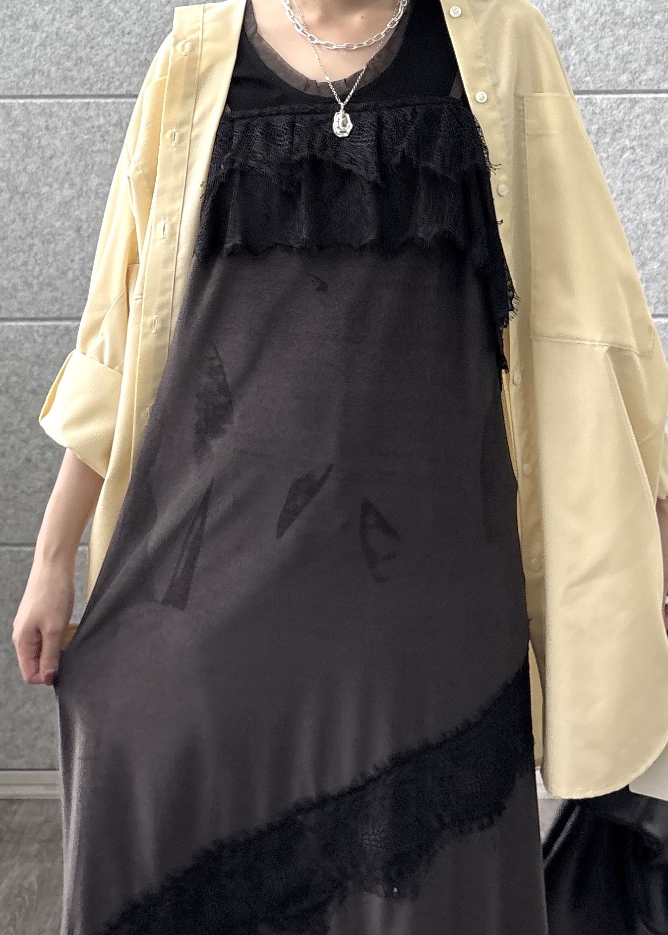 Renoさんの「INDIVI｜レース切替ベロアロングキャミ」を使ったコーディネート