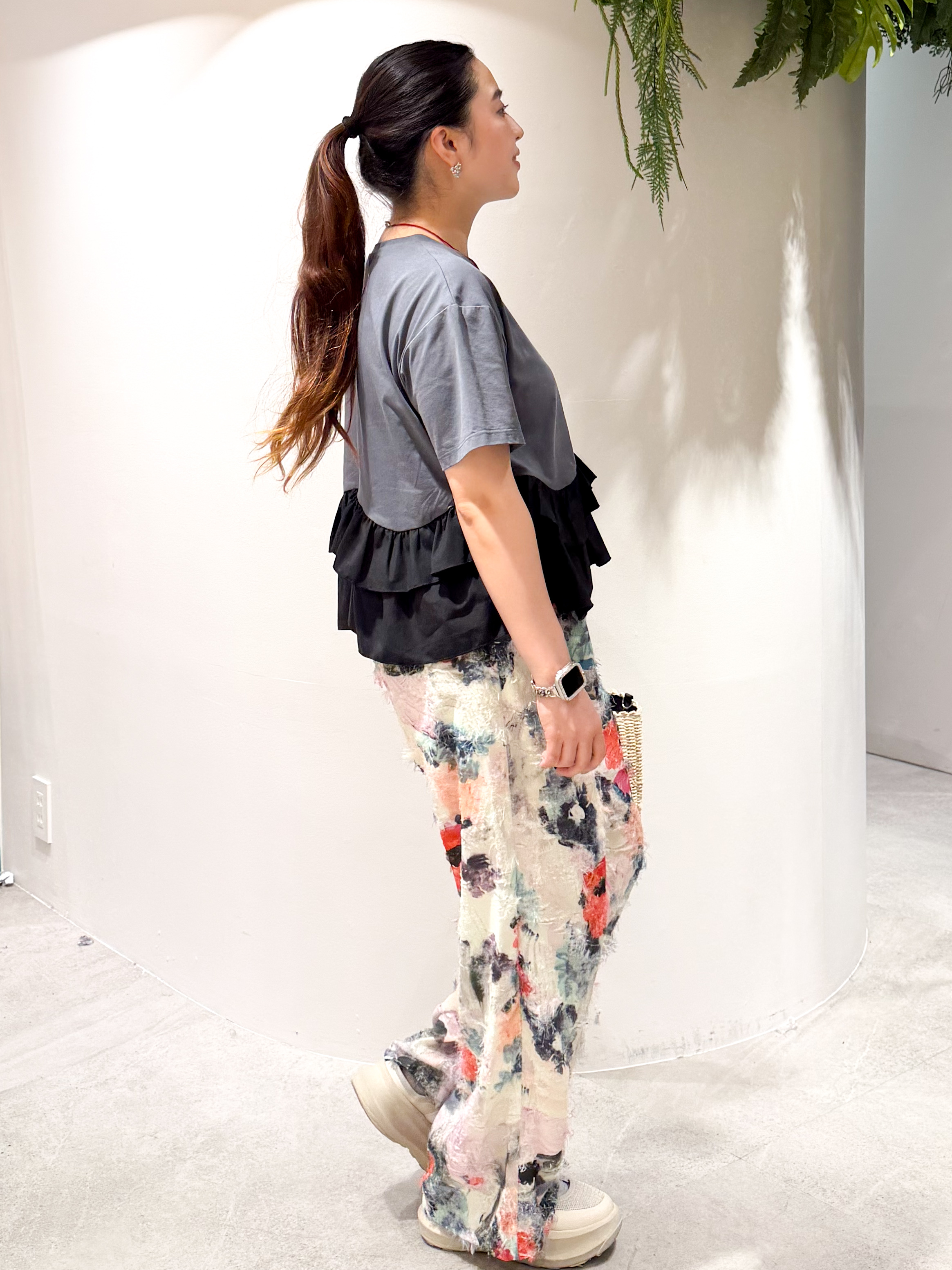 かりんさんの「OPAQUE.CLIP｜裾フリルドッキングTシャツ【洗濯機OK】」を使ったコーディネート