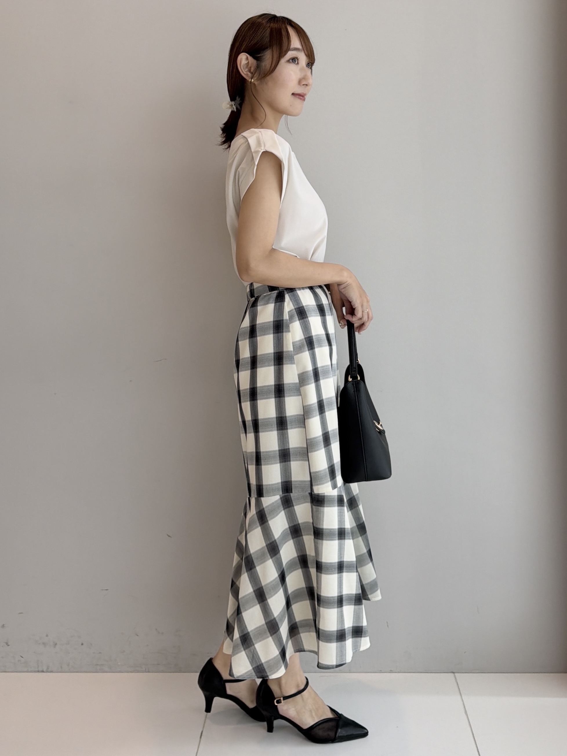 みぃさんの「index｜【接触冷感】ひんやりキーネックフレンチトップス《洗濯機OK》」を使ったコーディネート