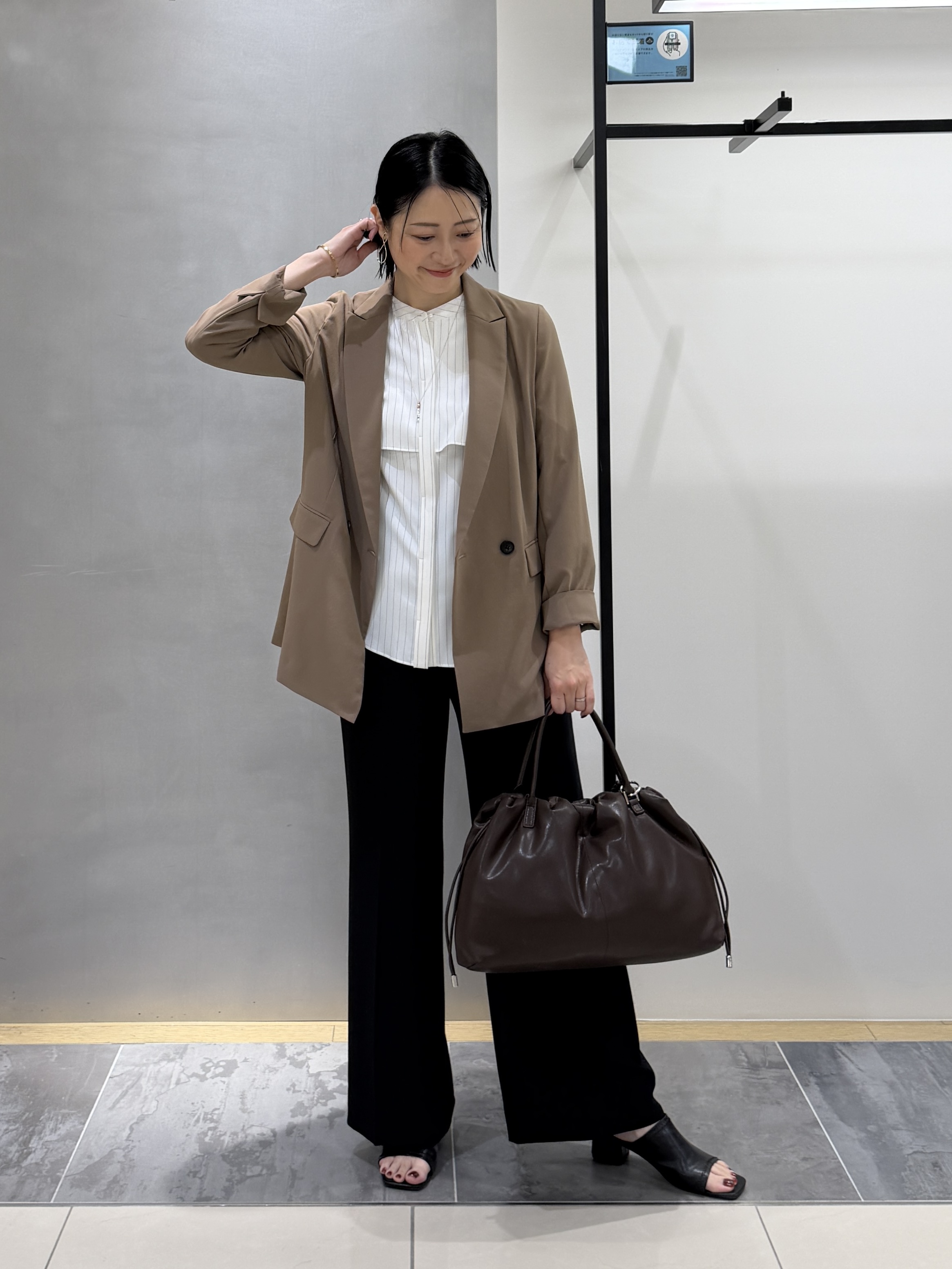 shihoさんの「INDIVI｜【新作登場！着る日傘】 ダブルジャケット」を使ったコーディネート